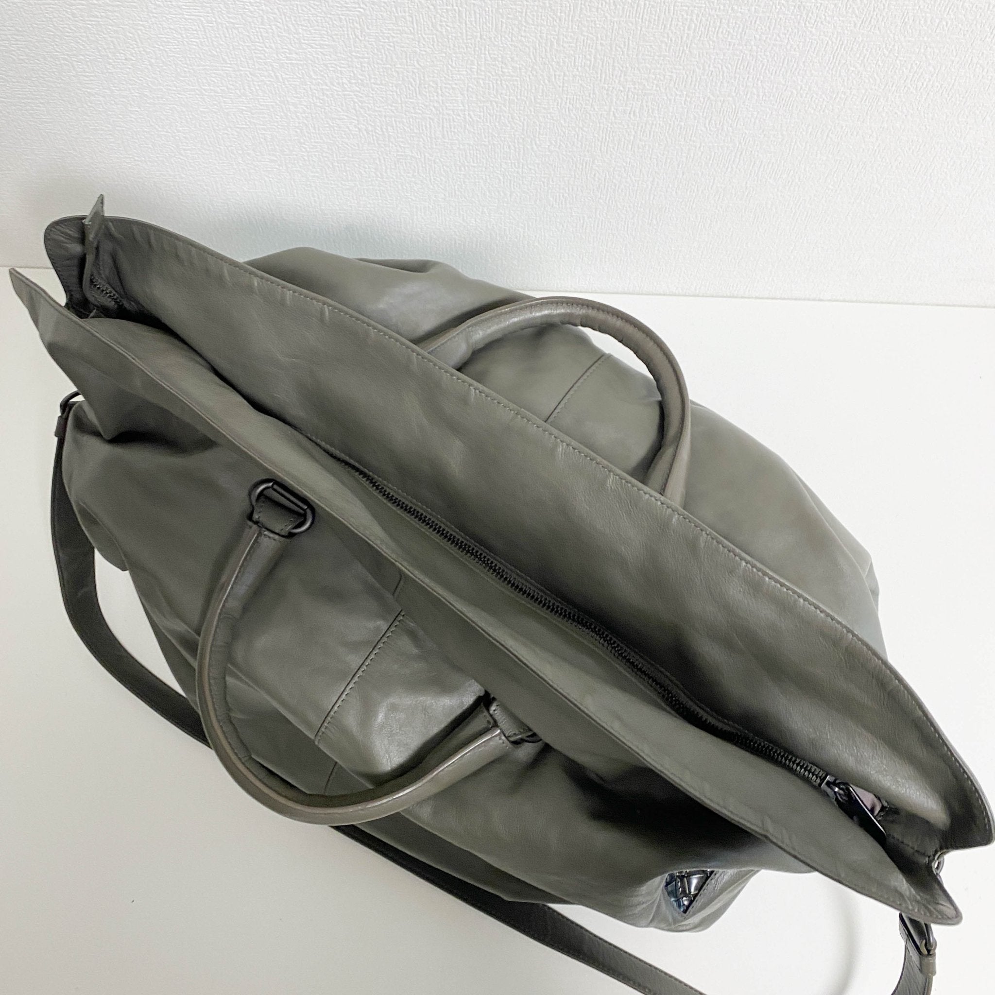 BOTTEGA VENETA Intrecciato Grey Boston Bag, in , Sold by HIVE PRELOVED - Travel bags, ,