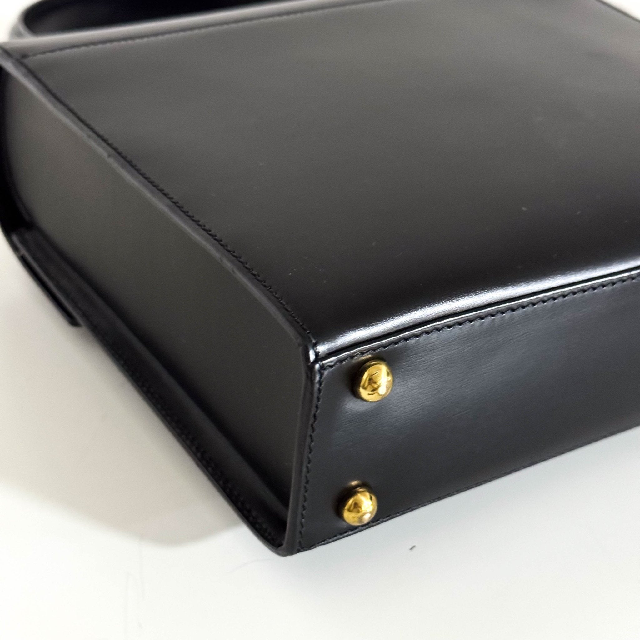 CARTIER Panthère de Cartie Black Calf Leather Top Handle / Crossbody Bag Gold Hardware, in , Sold by HIVE PRELOVED - Crossbody bags, Handle Bags,