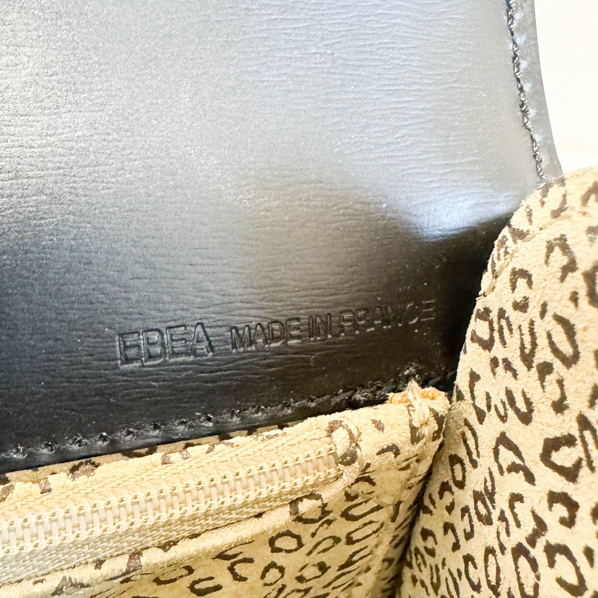 CARTIER Panthère de Cartie Black Calf Leather Top Handle / Crossbody Bag Gold Hardware, in , Sold by HIVE PRELOVED - Handle Bags, Shoulder Bags,