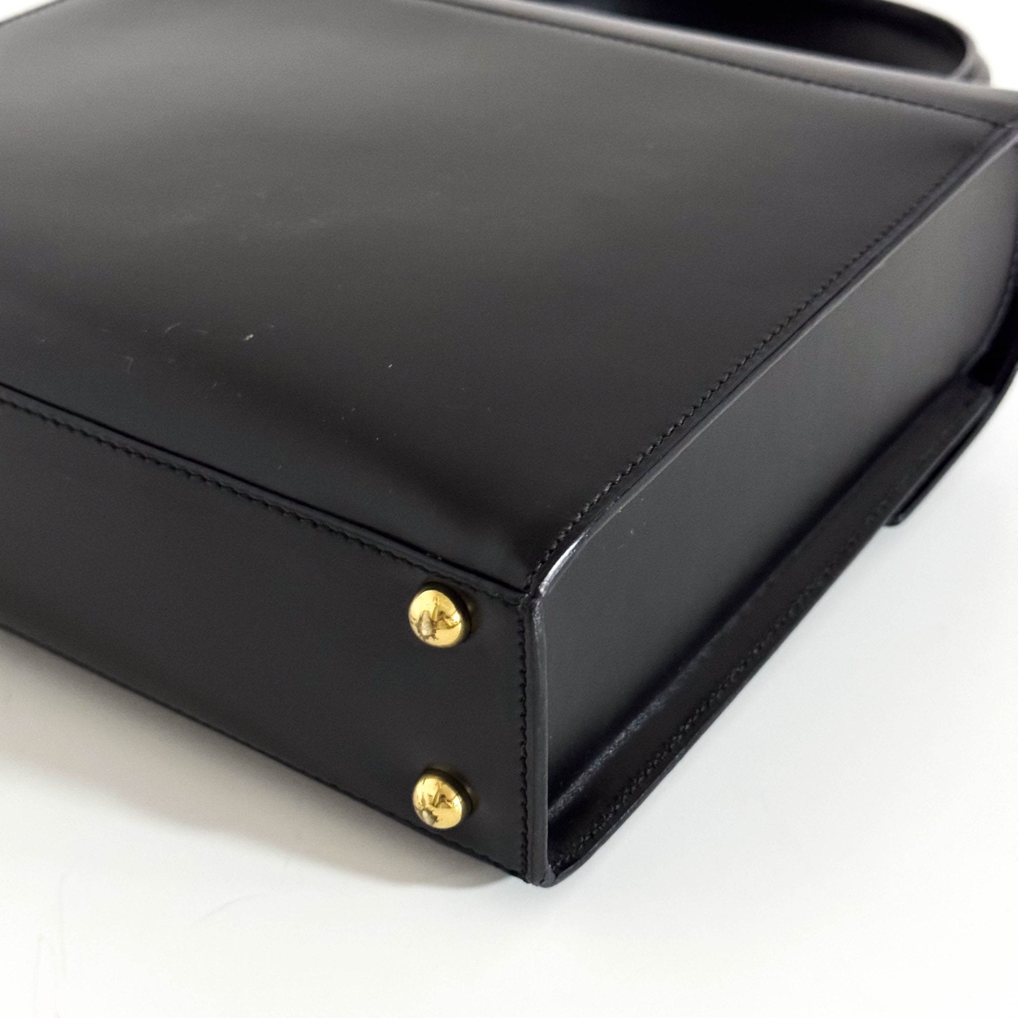 CARTIER Panthère de Cartie Black Calf Leather Top Handle / Crossbody Bag Gold Hardware, in , Sold by HIVE PRELOVED - Crossbody bags, Handle Bags,