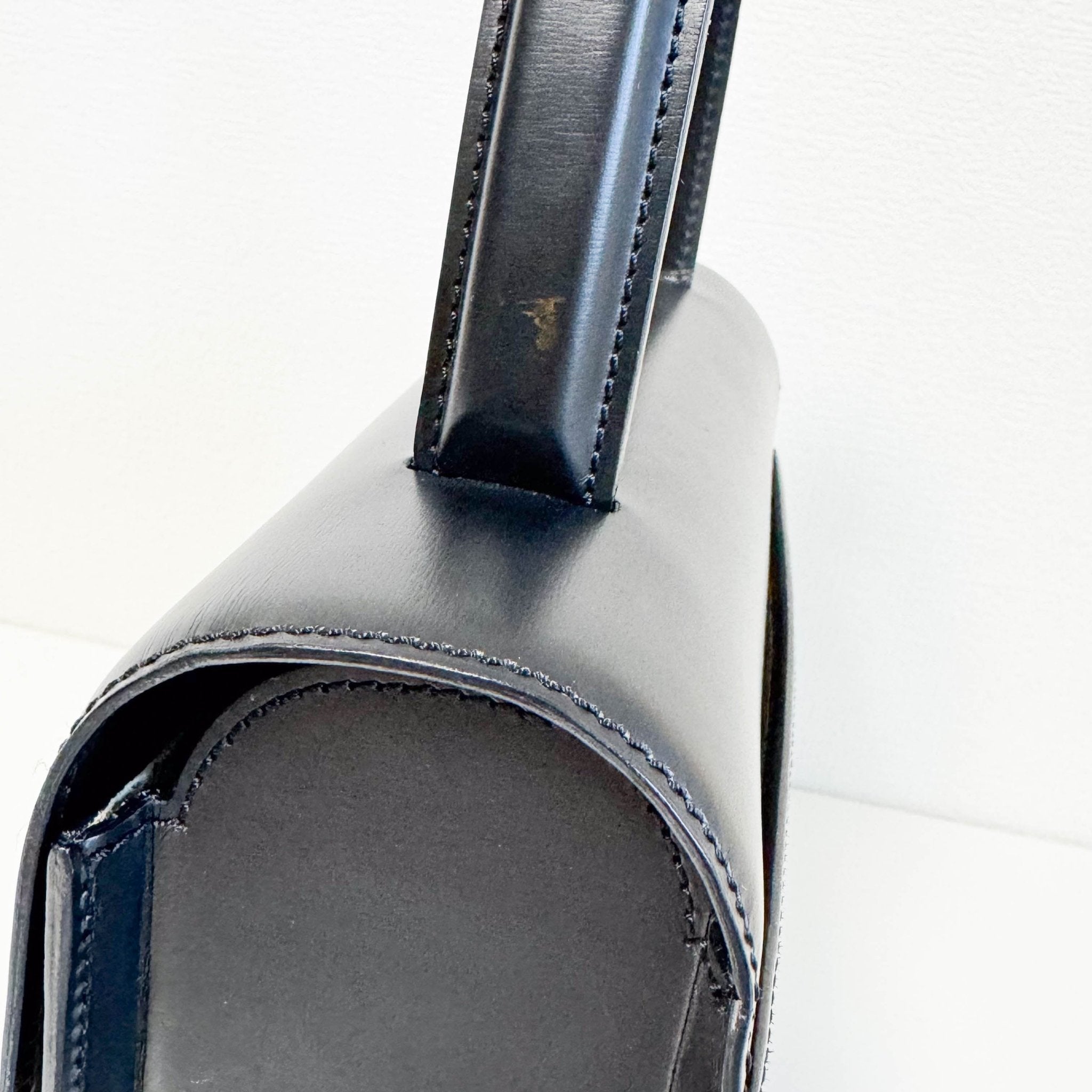 CARTIER Panthère de Cartie Black Calf Leather Top Handle / Crossbody Bag Gold Hardware, in , Sold by HIVE PRELOVED - Handle Bags, Shoulder Bags,