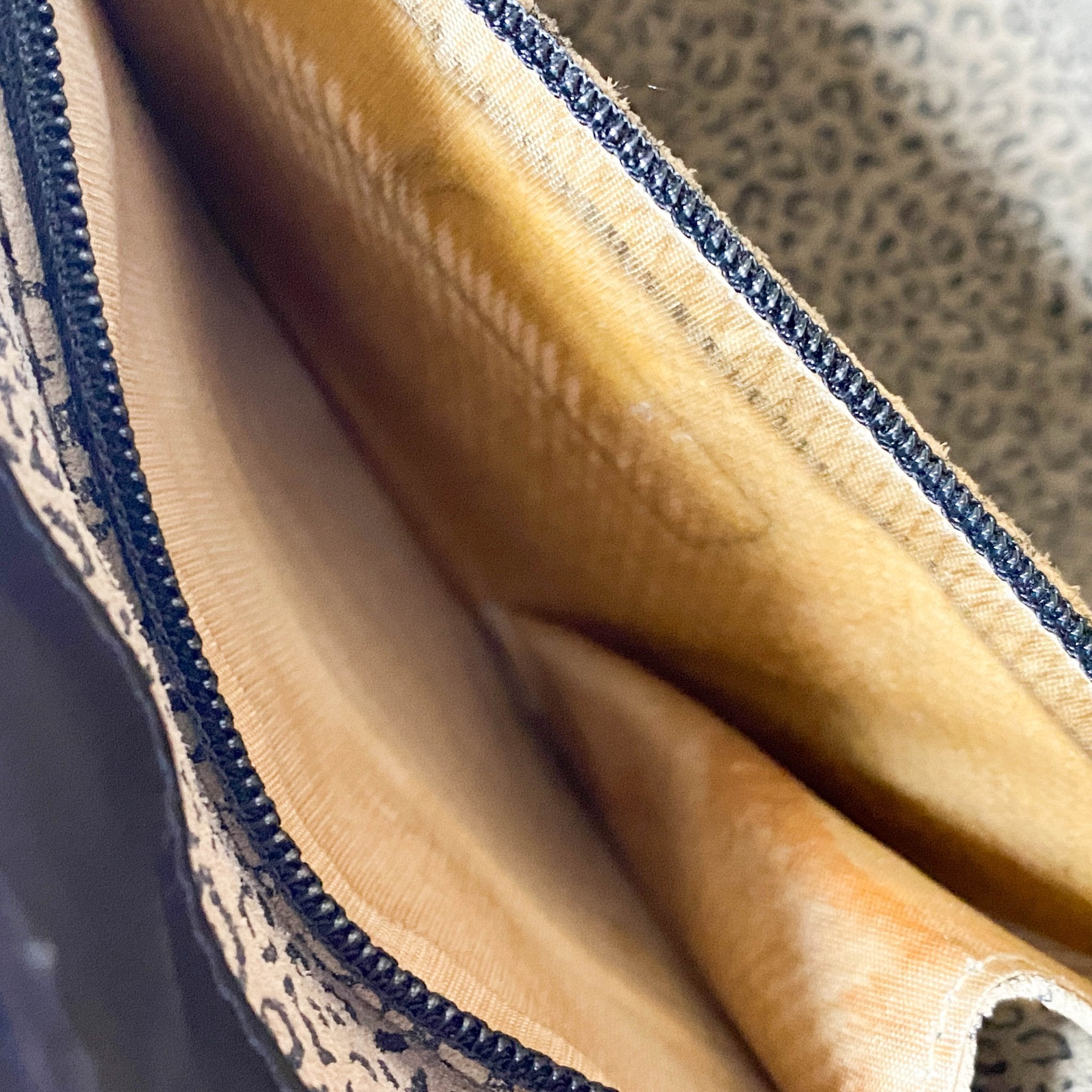 Cartier Panthère Leather Shoulder bag Black, in , Sold by HIVE PRELOVED - Shoulder Bags, ,