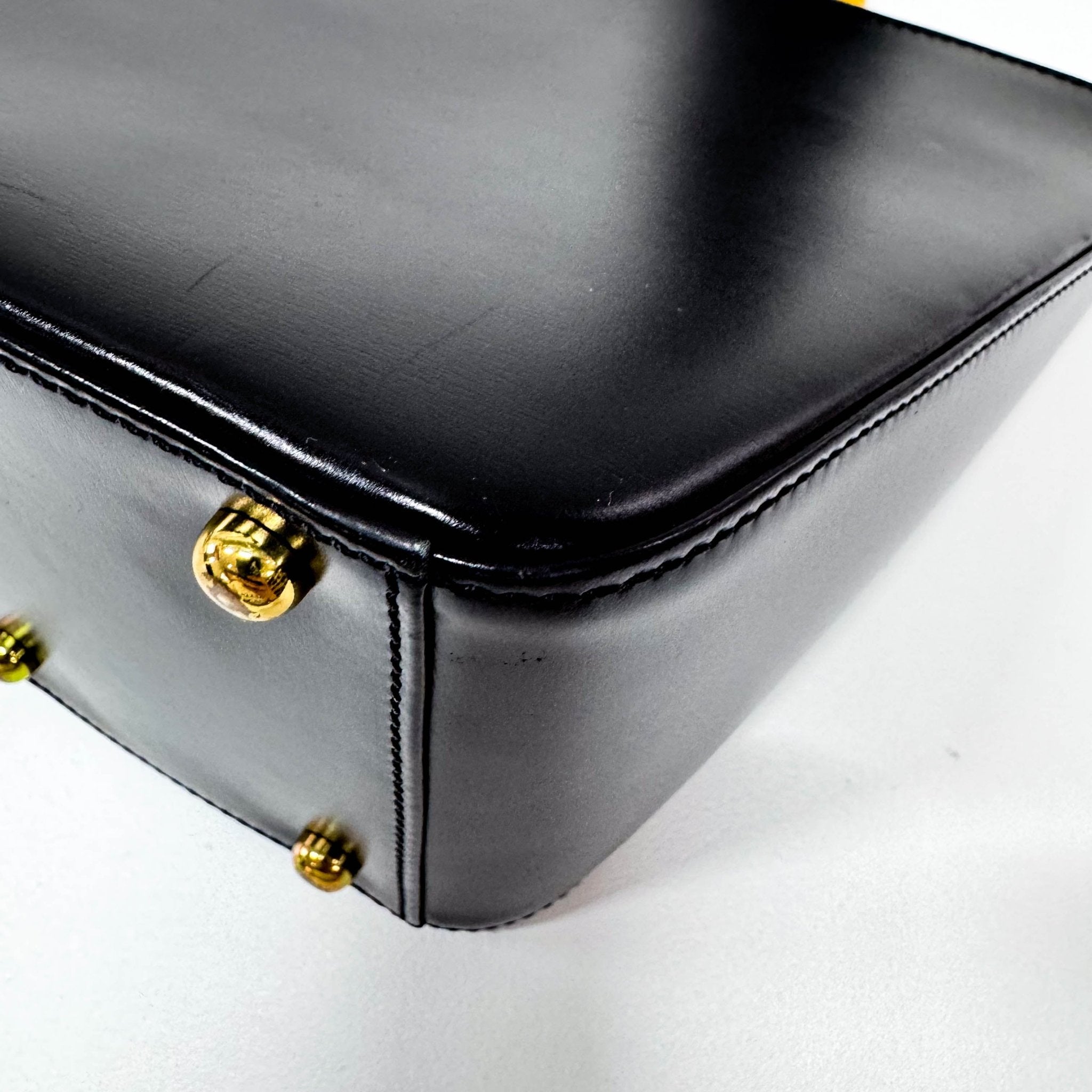 CARTIER Panthère Leather Shoulder bag Black, in , Sold by HIVE PRELOVED - Shoulder Bags, ,