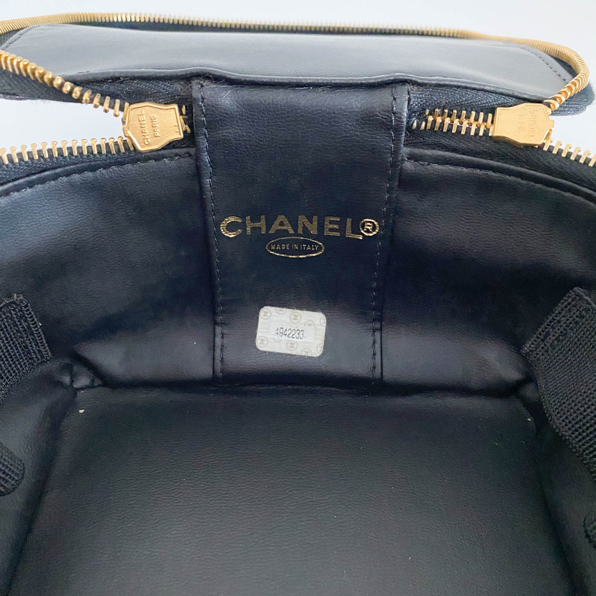 CHANEL Caviar CC Vanity Cosmetic Case Black, in , Sold by HIVE PRELOVED - Handle Bags, ,
