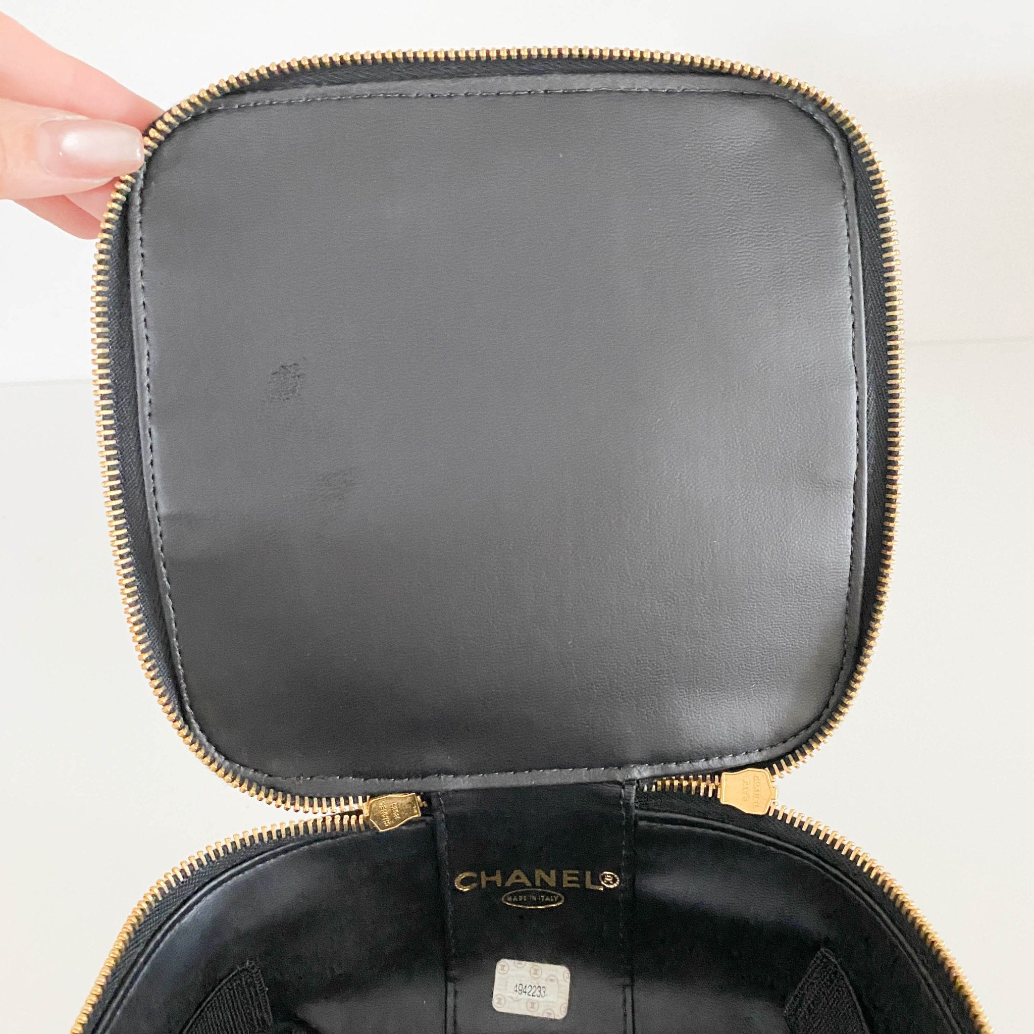 CHANEL Caviar CC Vanity Cosmetic Case Black, in , Sold by HIVE PRELOVED - Handle Bags, ,