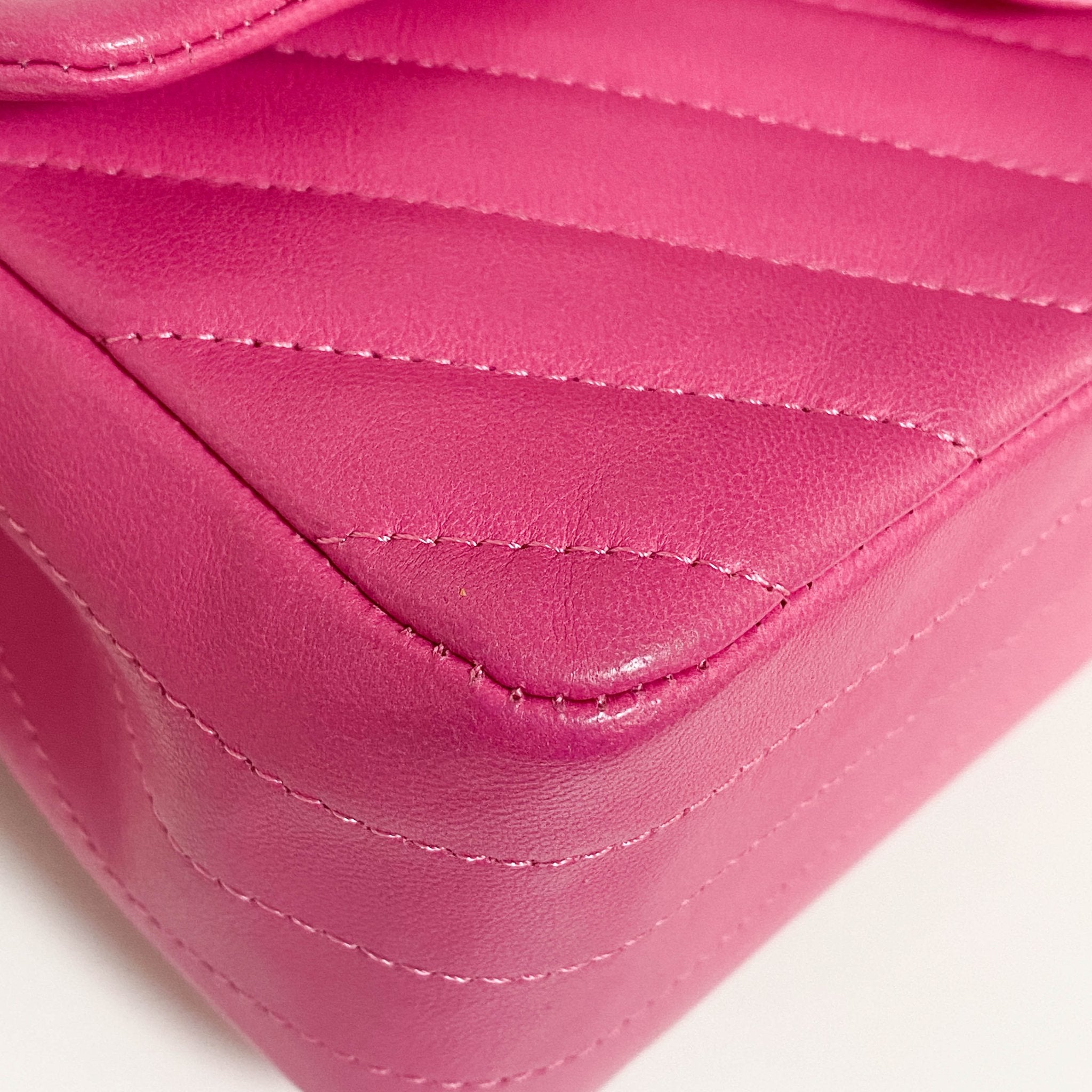 CHANEL Chevron CC V Stitched Single Flap Lambskin Chain Shoulder Bag Pink Gold Hardware in Sold by HIVE PRELOVED-Crossbodybag