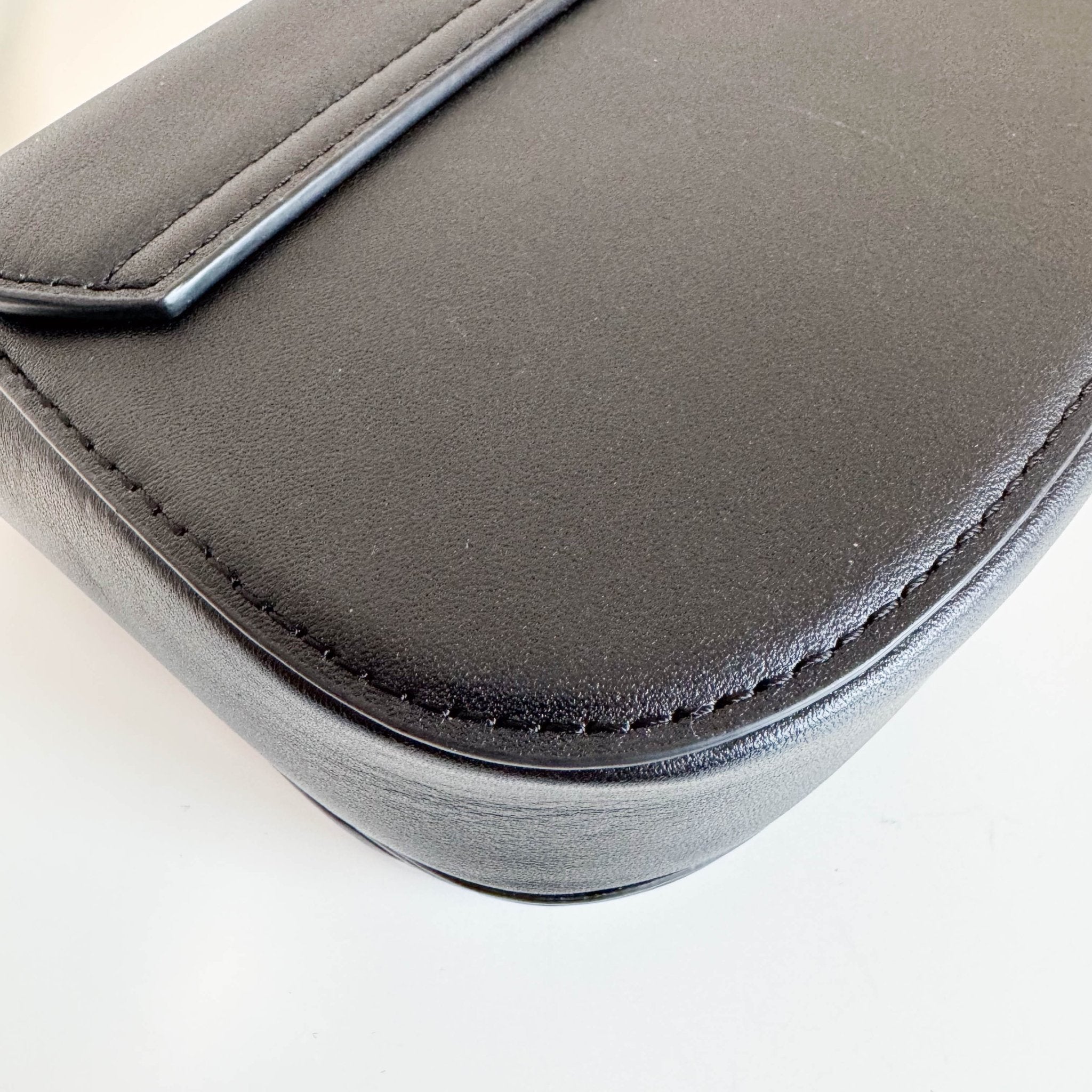 DIESEL 1DR Black Calf Skin Leather Shoulder Crossbody bag, in , Sold by HIVE PRELOVED - Crossbody bags, Shoulder Bags,