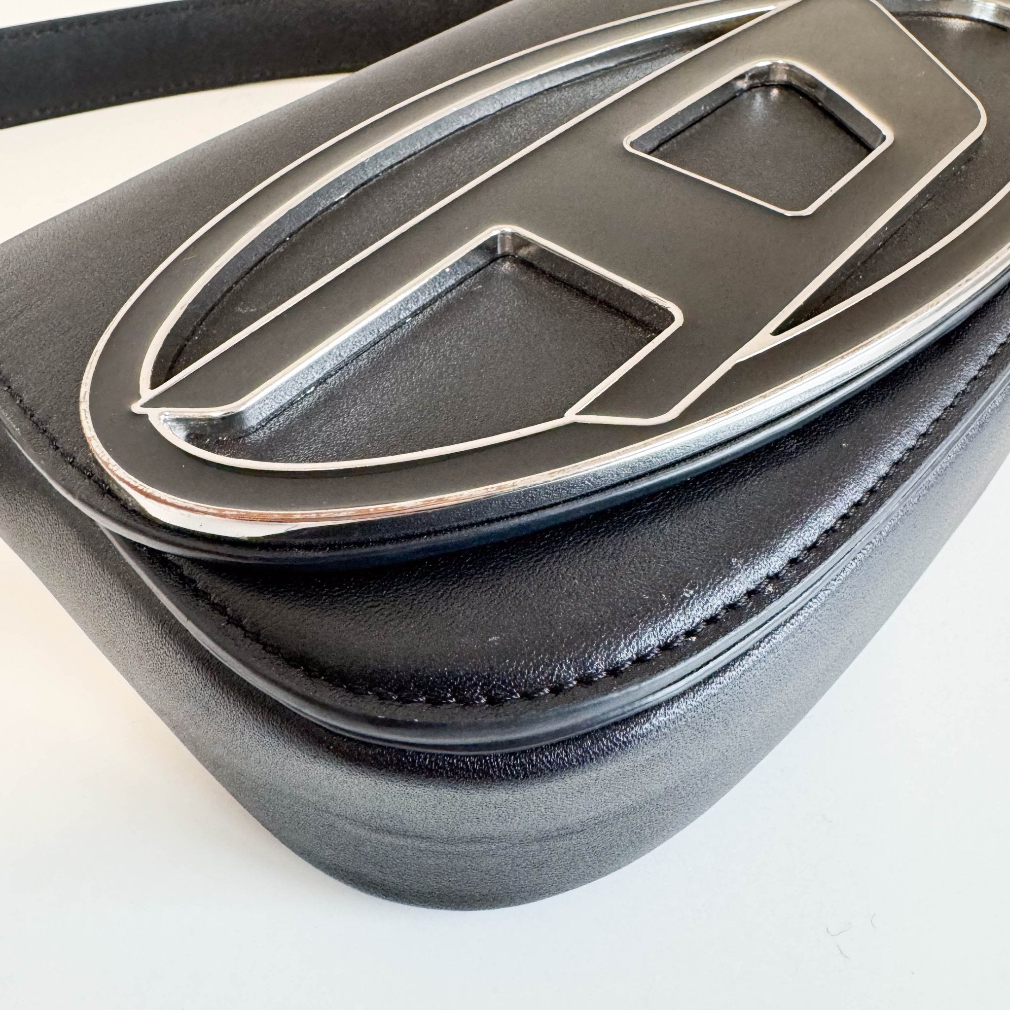 DIESEL 1DR Black Calf Skin Leather Shoulder Crossbody bag, in , Sold by HIVE PRELOVED - Crossbody bags, Shoulder Bags,