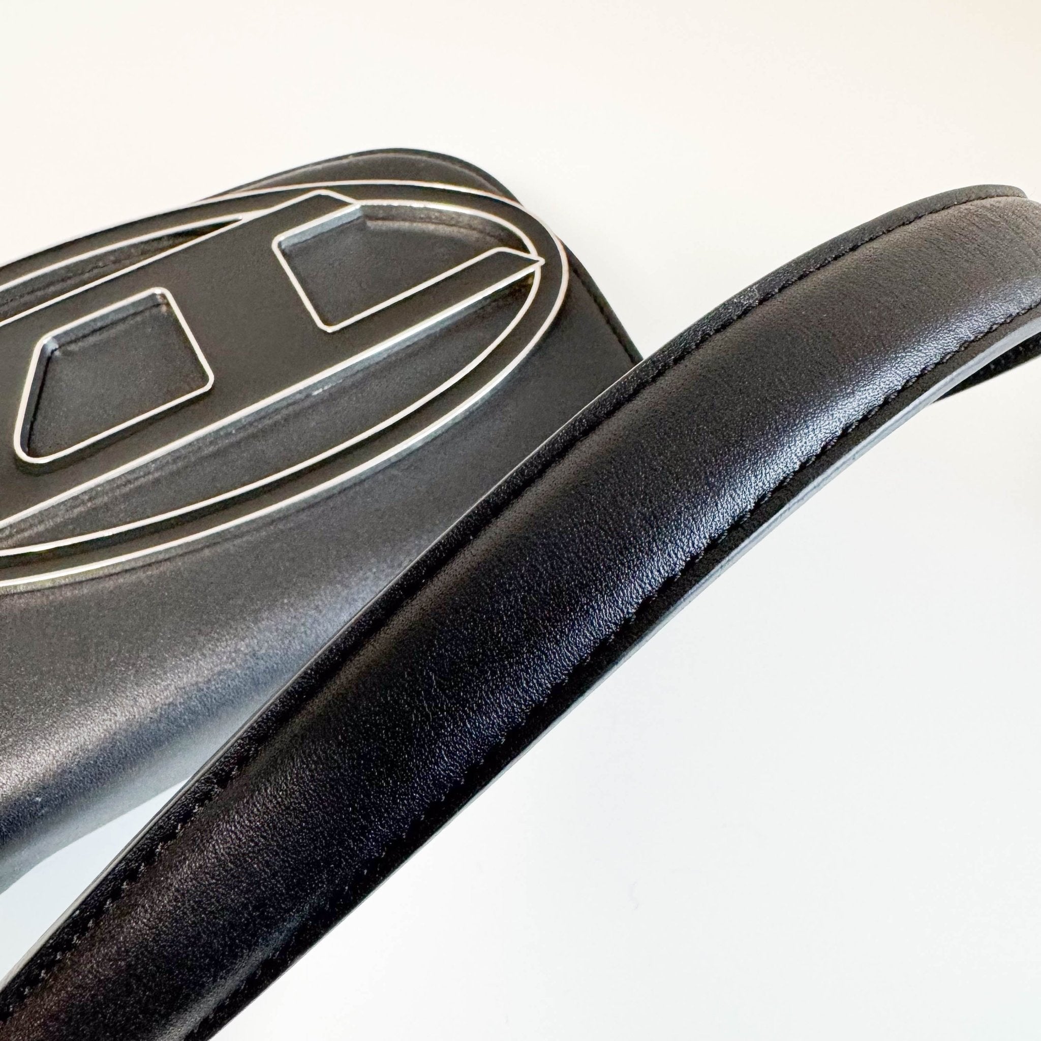 DIESEL 1DR Black Calf Skin Leather Shoulder Crossbody bag, in , Sold by HIVE PRELOVED - Crossbody bags, Shoulder Bags,