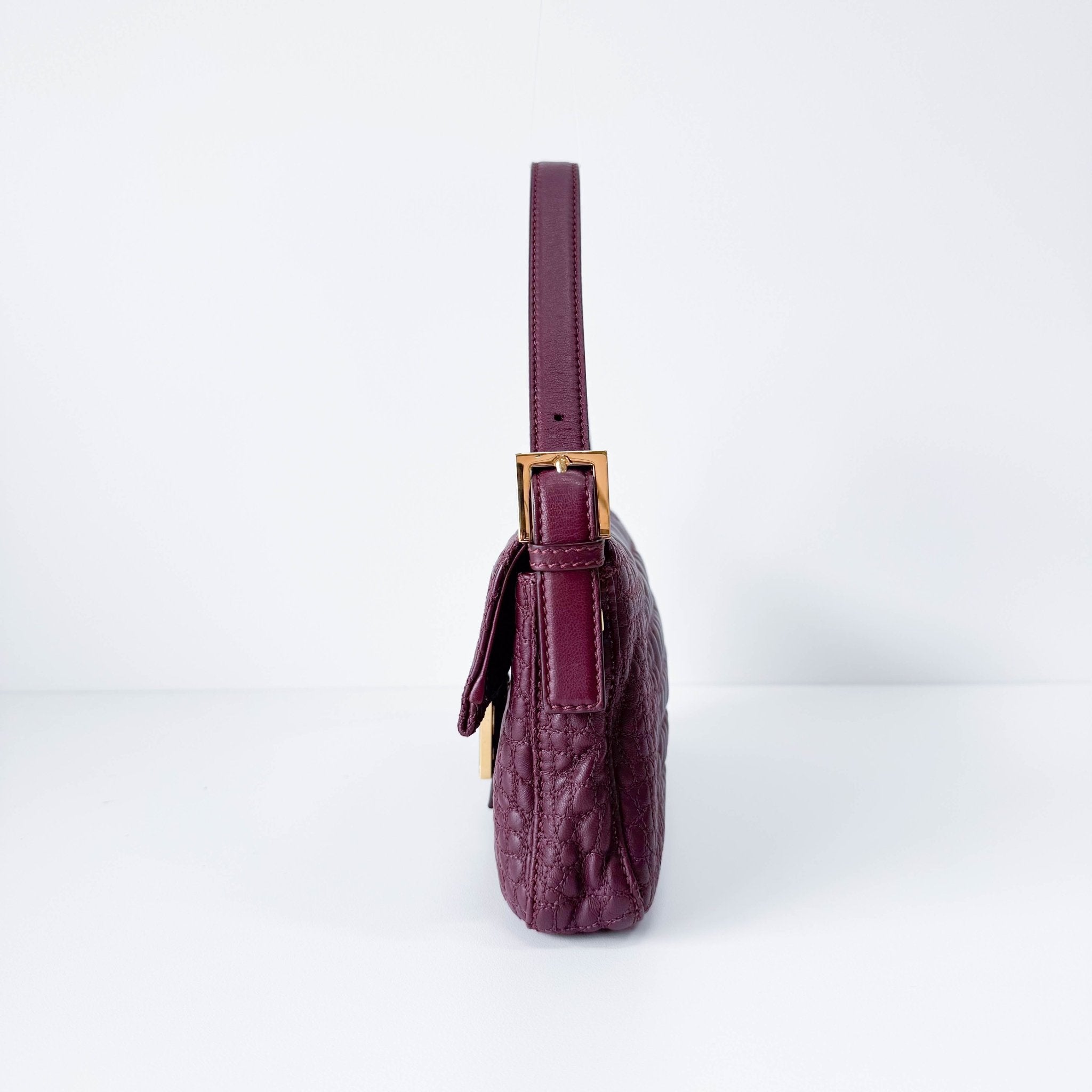 Vunque ● Baguette Shoulder S EVENING BURGUNDY FENDI Baguette Burgundy Embossed Leather Shoulder Bag – HIVE