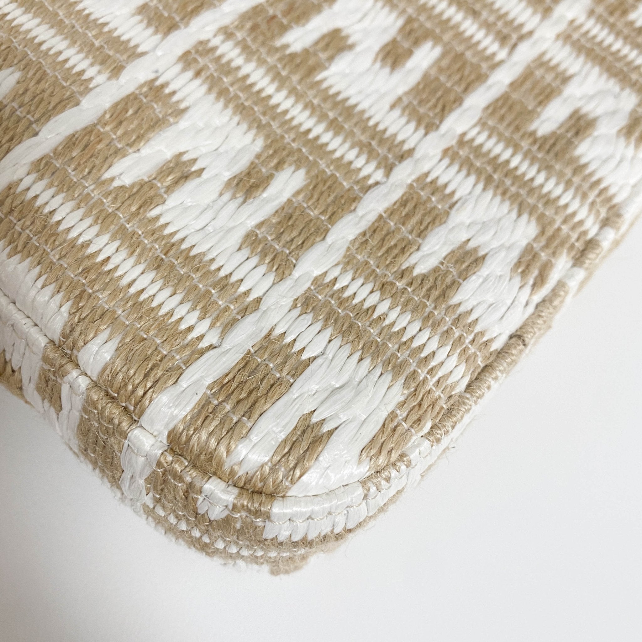 FENDI Baguette FF White Beige Raffia / Python Belt Shouler Bag, in , Sold by HIVE PRELOVED - Sale, Shoulder Bags,