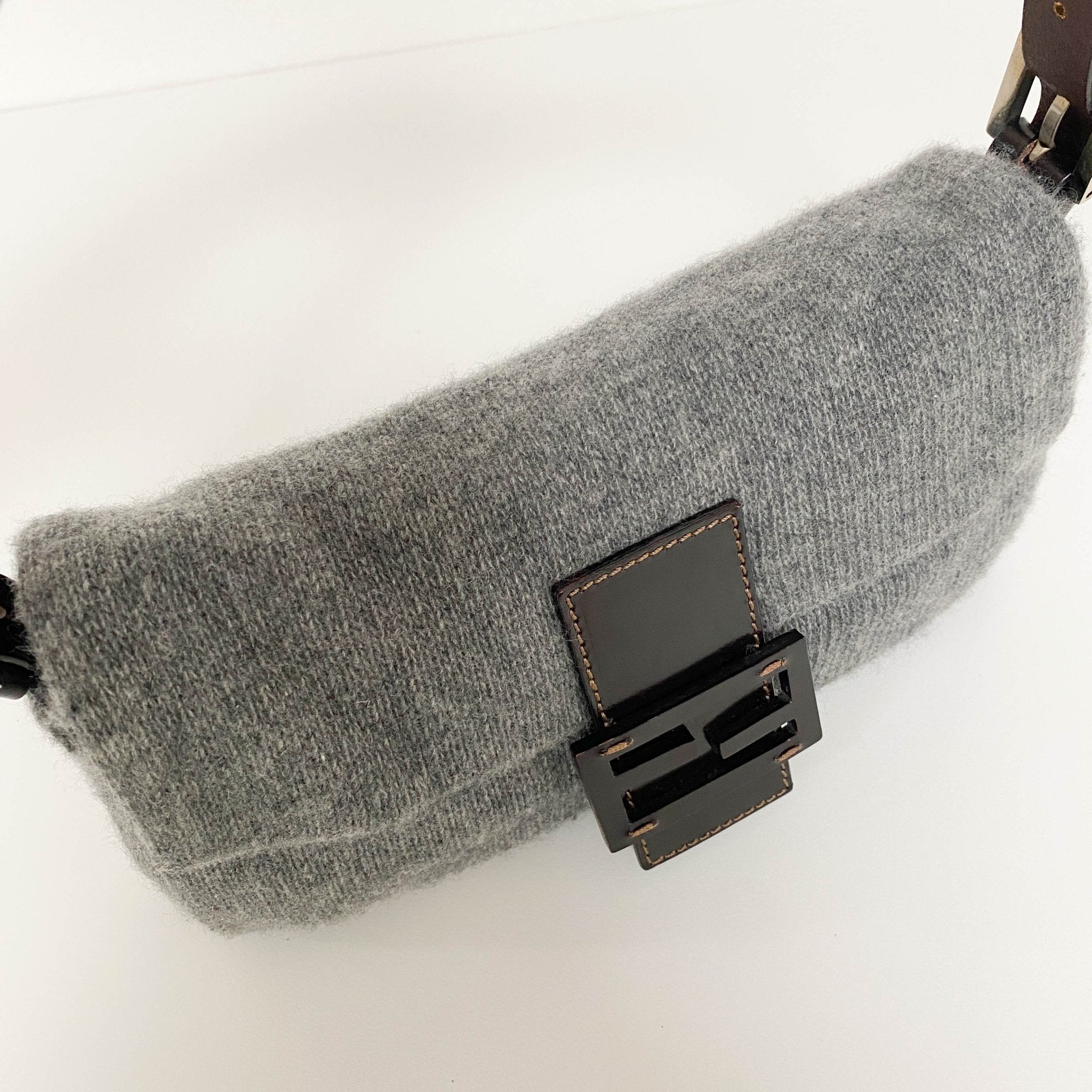 Vunque ● Baguette Shoulder S BLACK FOGGY GREY MUSINSA | VUNQUE Baguette Shoulder S (Baguette Shoulder
