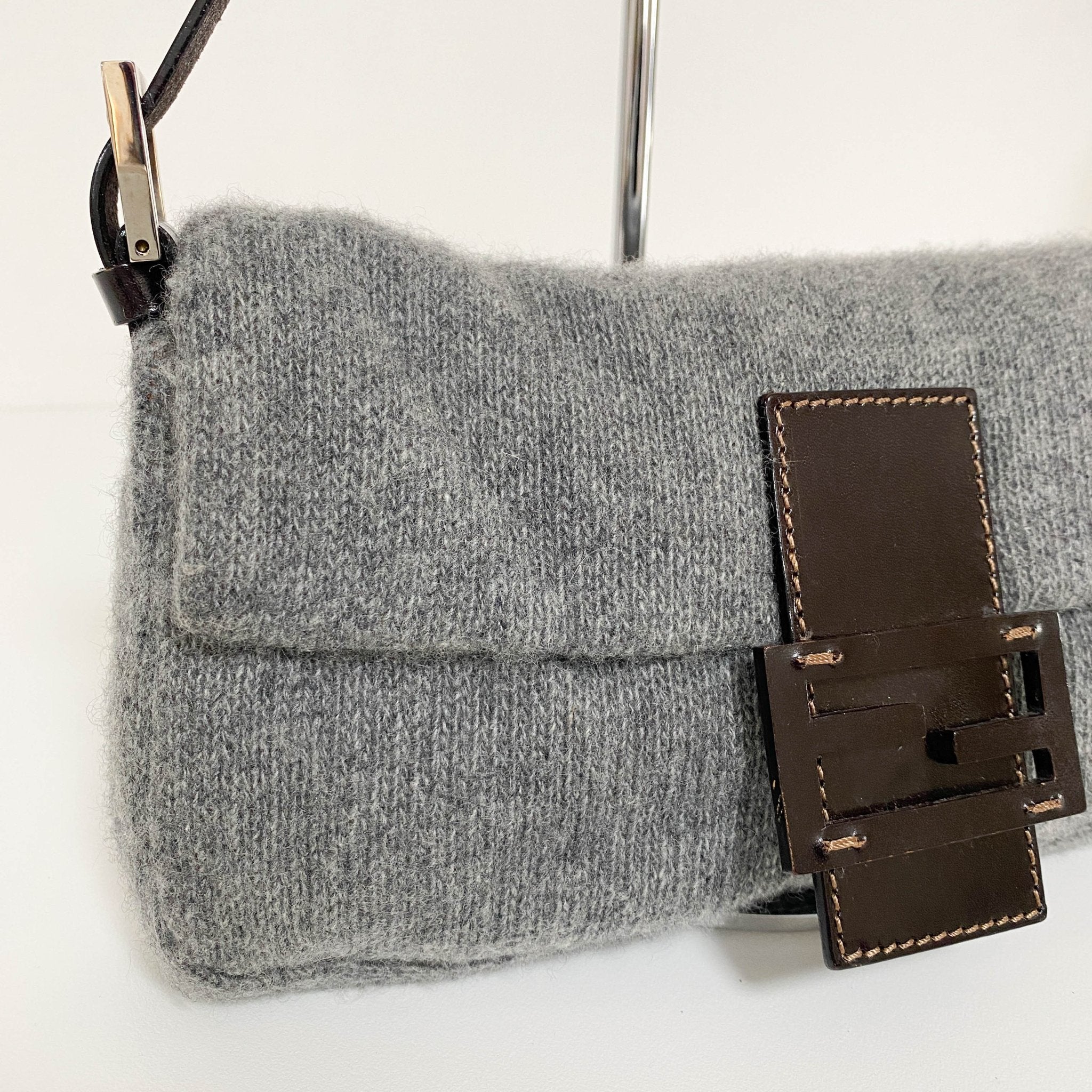 バッグ FENDI GREY KNIT BAGUETTE BAG Treasures of NYC - Fendi Grey Wool Baguette Bag