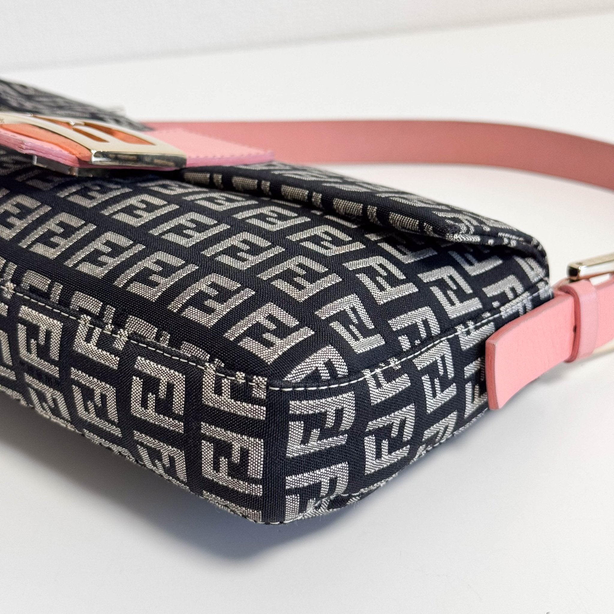 FENDI Baguette Zucchino Black Canvas Pink Leather Shoulder Bag with Gold Hardware, in , Sold by HIVE PRELOVED - Shoulder Bags