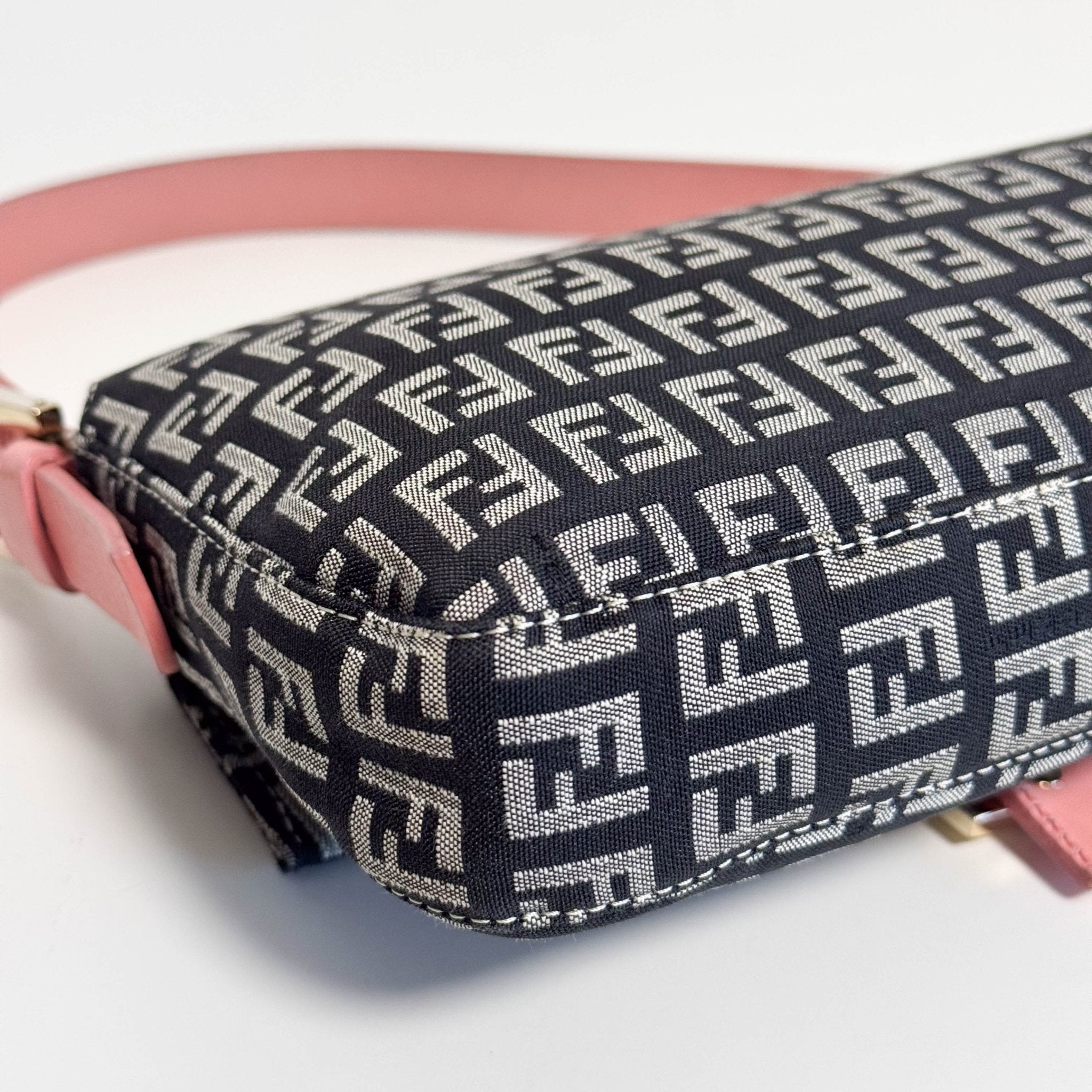 FENDI Baguette Zucchino Black Canvas Pink Leather Shoulder Bag with Gold Hardware, in , Sold by HIVE PRELOVED - Shoulder Bags