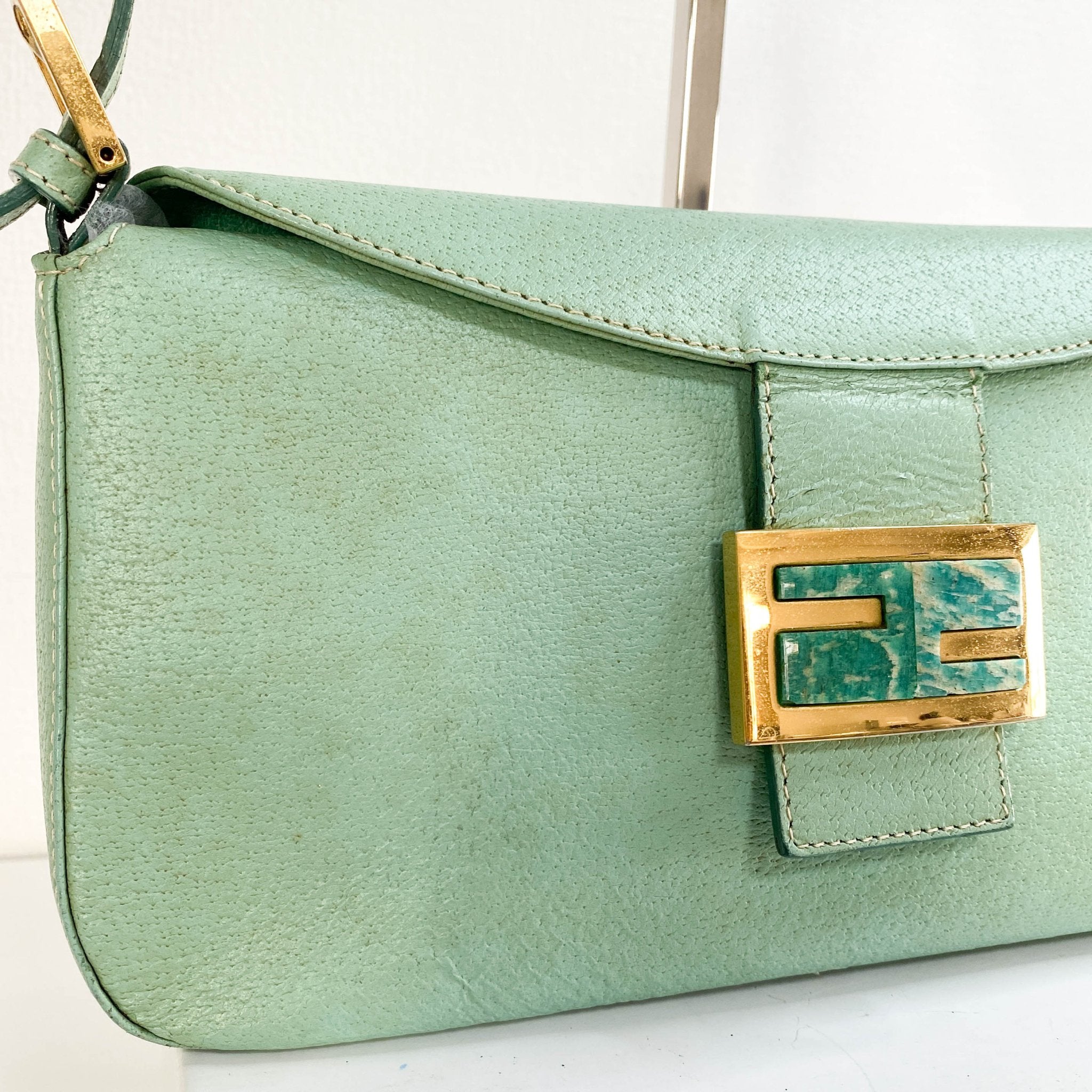 バッグ・カバンその他 Fendi Pastel Green Leather Baguette Phone Case FENDI Silk Satin Phone Baguette Spring Turquoise 1120215