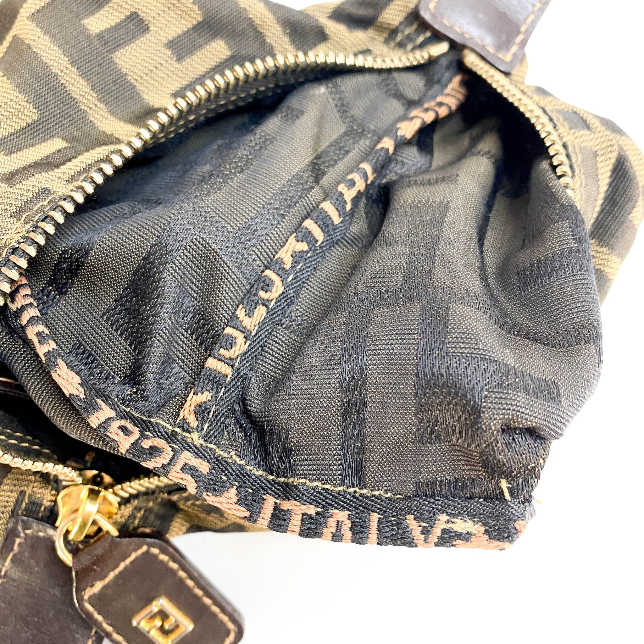 バッグ FENDI Zucca Mini Accessory Pouch Bag s-l400.jpg