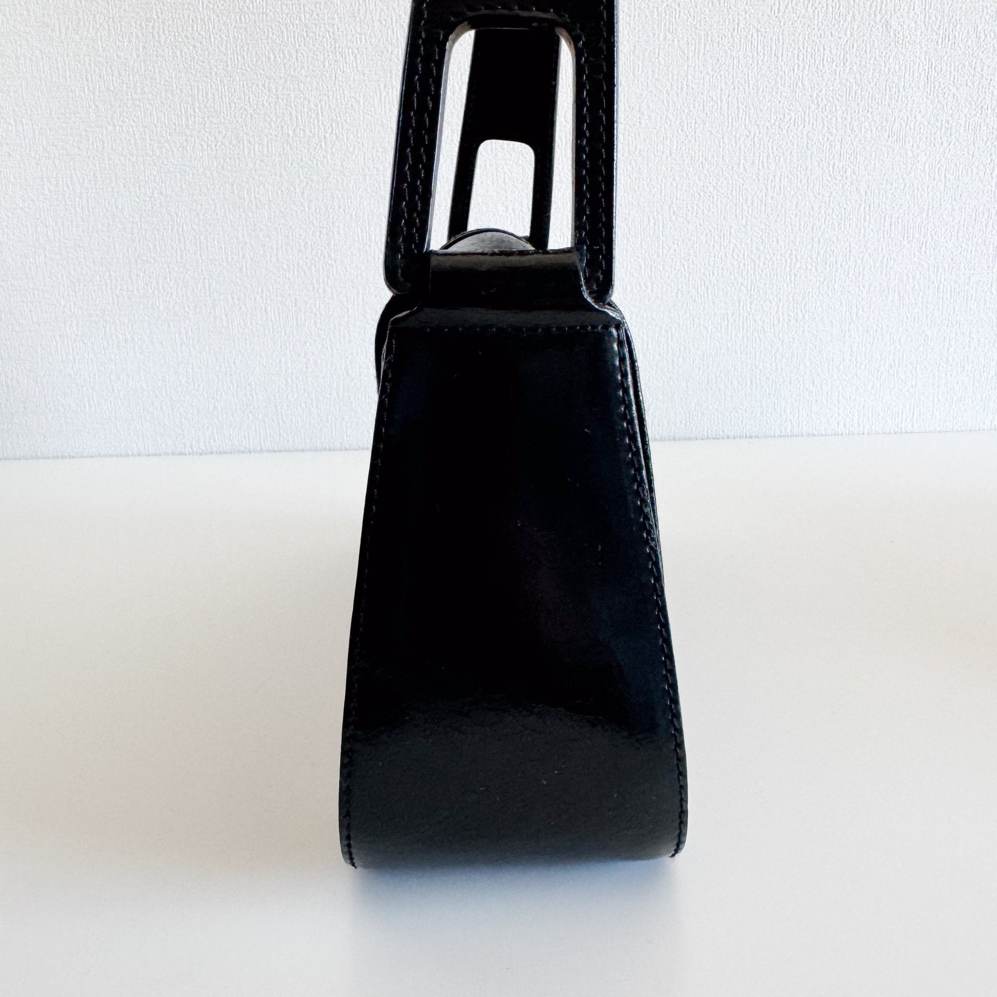 GIVENCHY Black Leather 4G Logo Shoulder Bag, in , Sold by HIVE PRELOVED - Shoulder Bags, ,