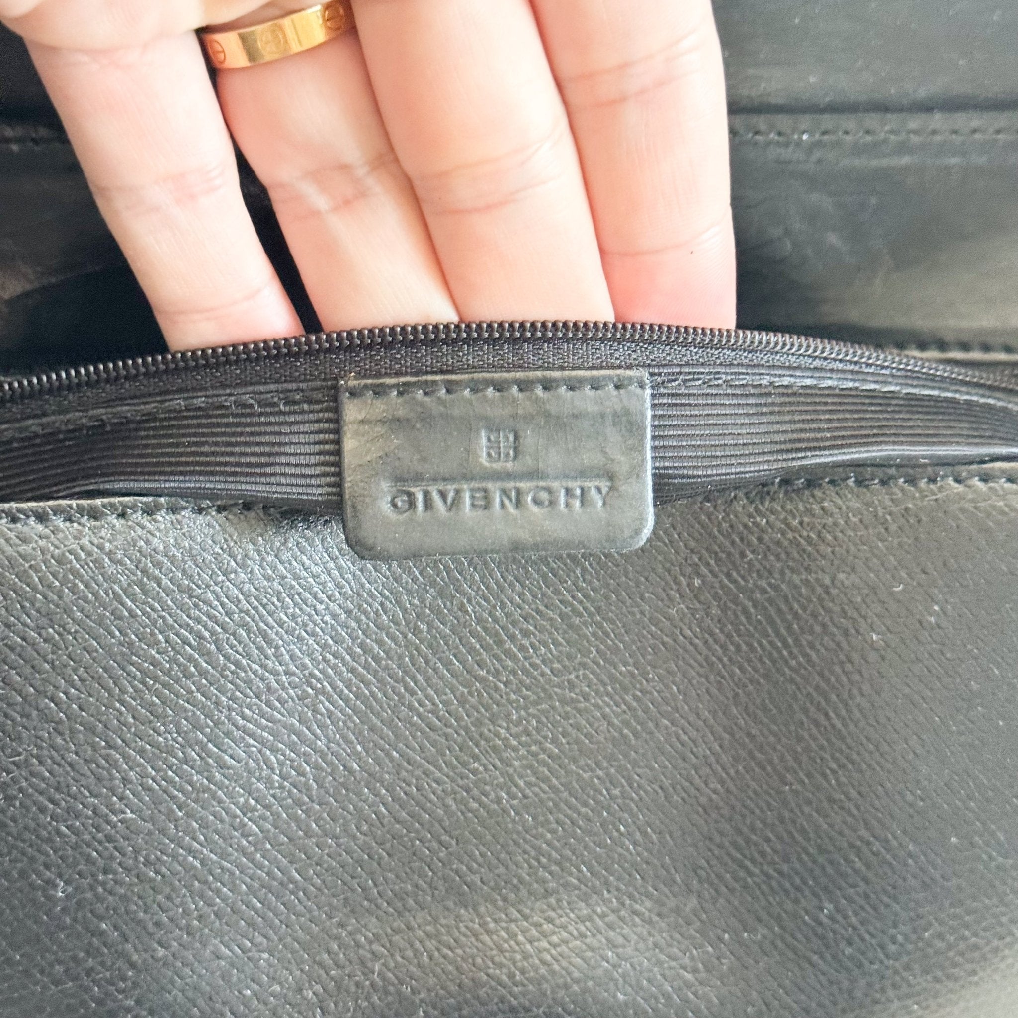 GIVENCHY Black Leather 4G Logo Shoulder Bag, in , Sold by HIVE PRELOVED - Shoulder Bags, ,