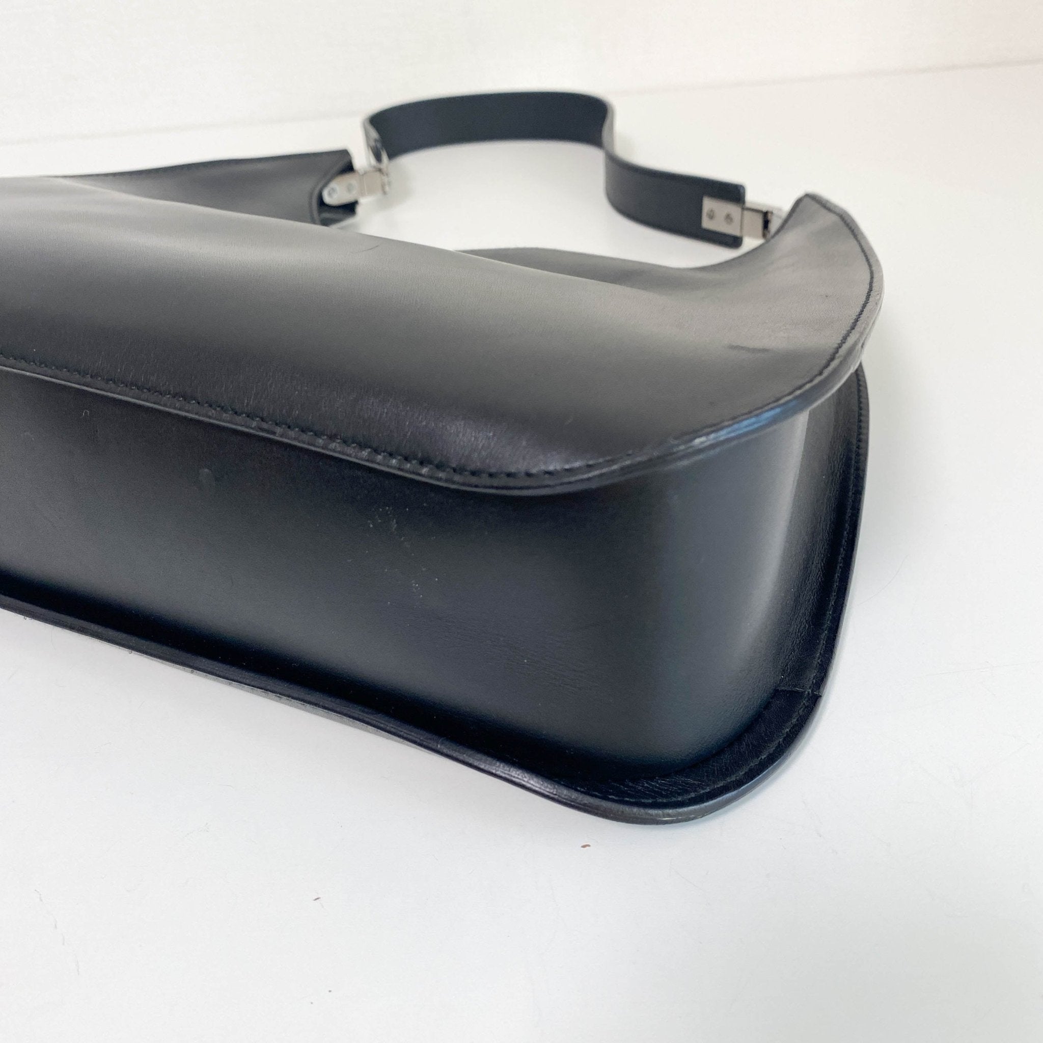 GUCCI Black Leather Hobo Shoulder Bag, in , Sold by HIVE PRELOVED - Shoulder Bags, ,