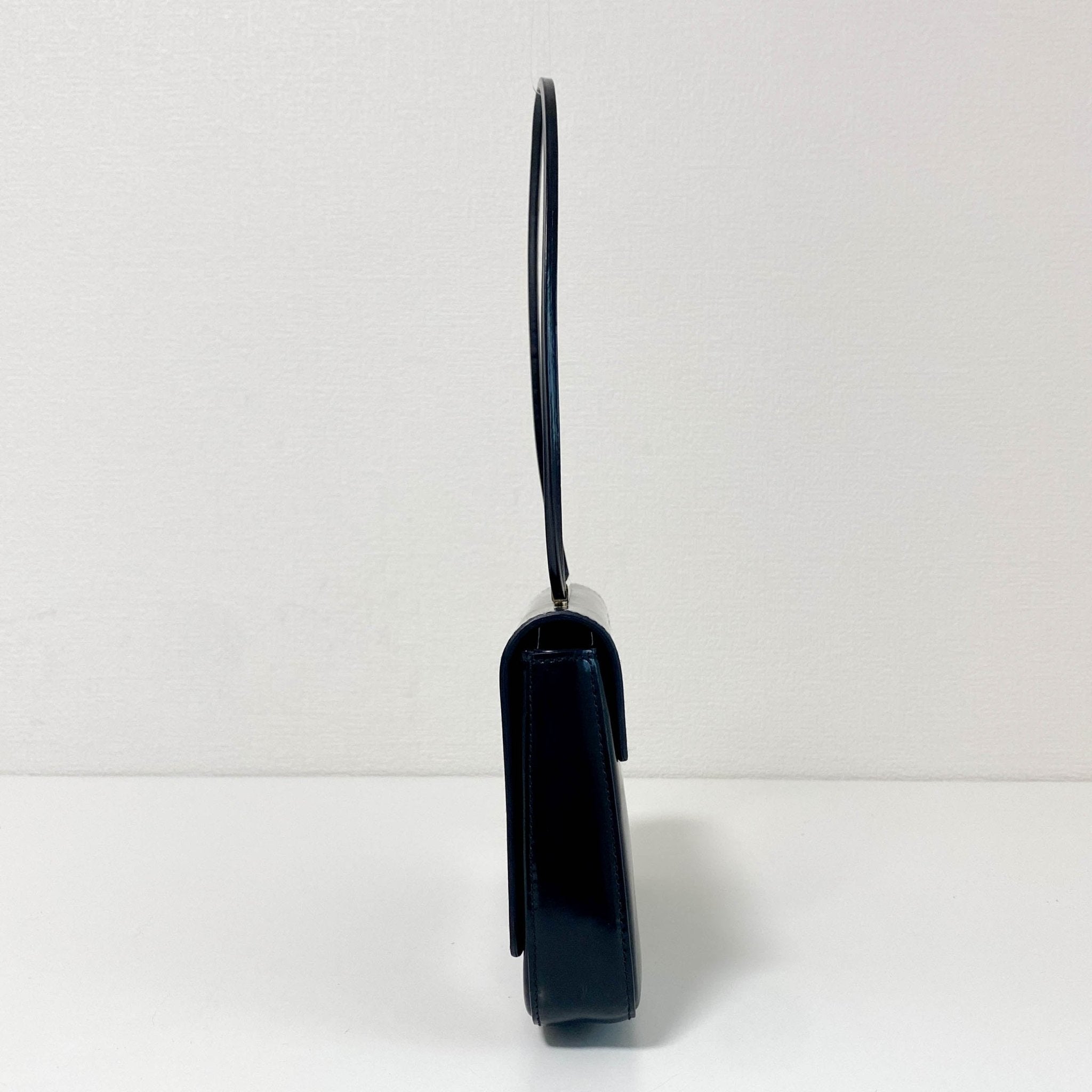 GUCCI Black Leather & Metal Hardware Detail Hand Bag, in , Sold by HIVE PRELOVED - Handle Bags, ,