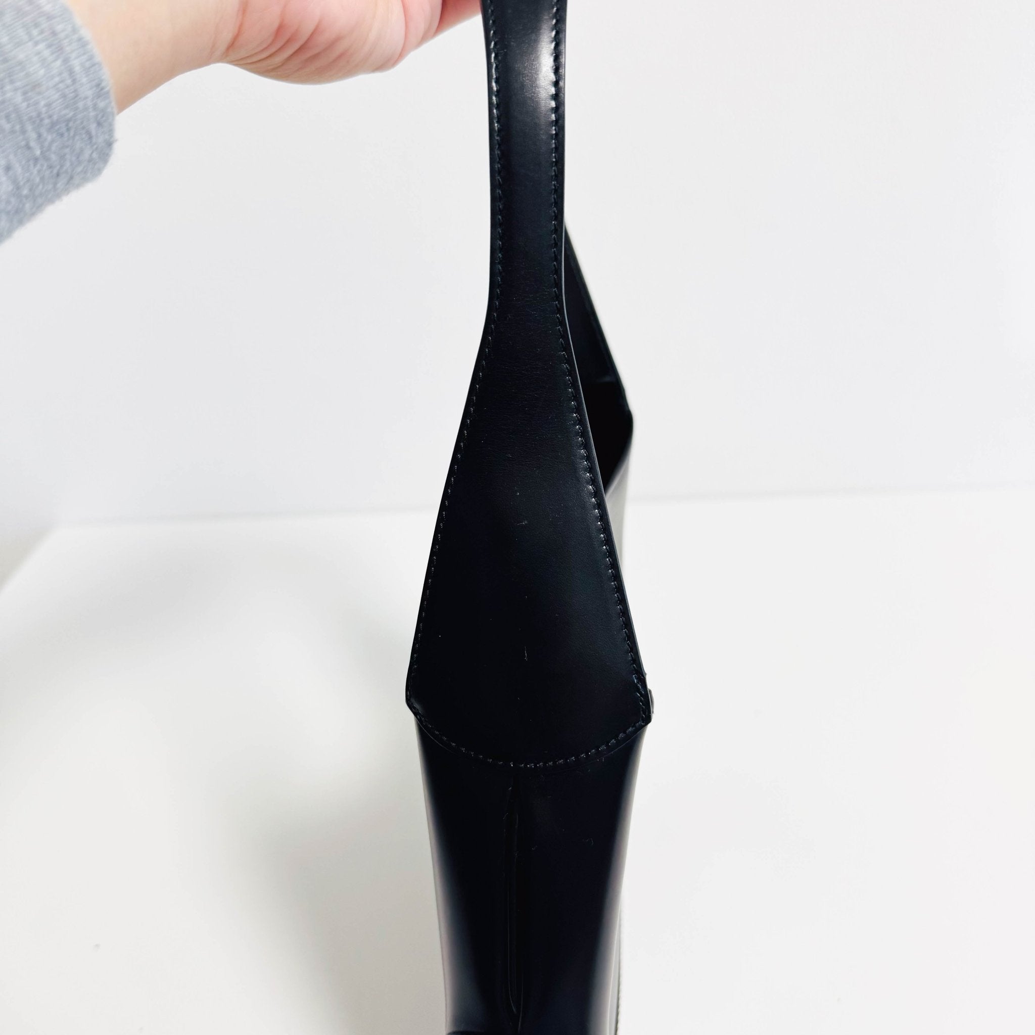 GUCCI Jackie Black Leather Shoulder Bag, in , Sold by HIVE PRELOVED - Shoulder Bags, ,