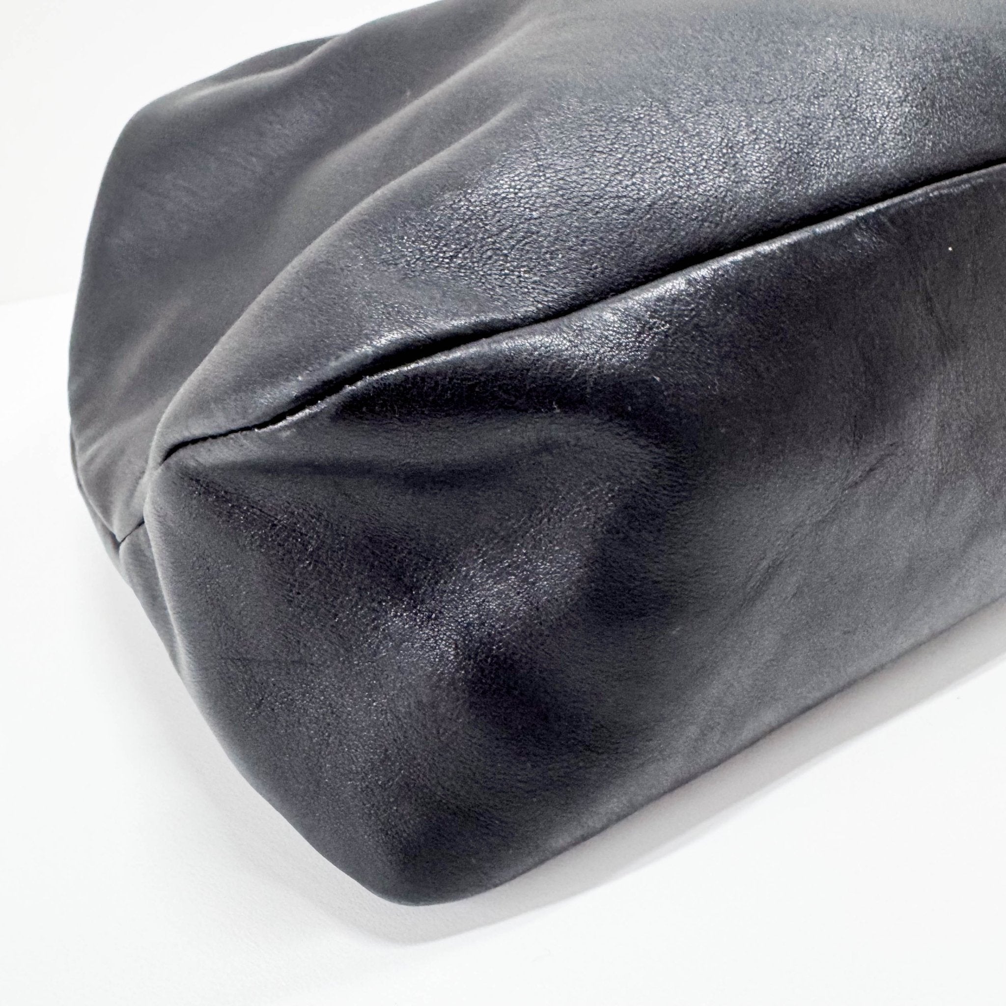 GUCCI Large Black Leather Horsebit Shoulder Bag, in , Sold by HIVE PRELOVED - Shoulder Bags, ,