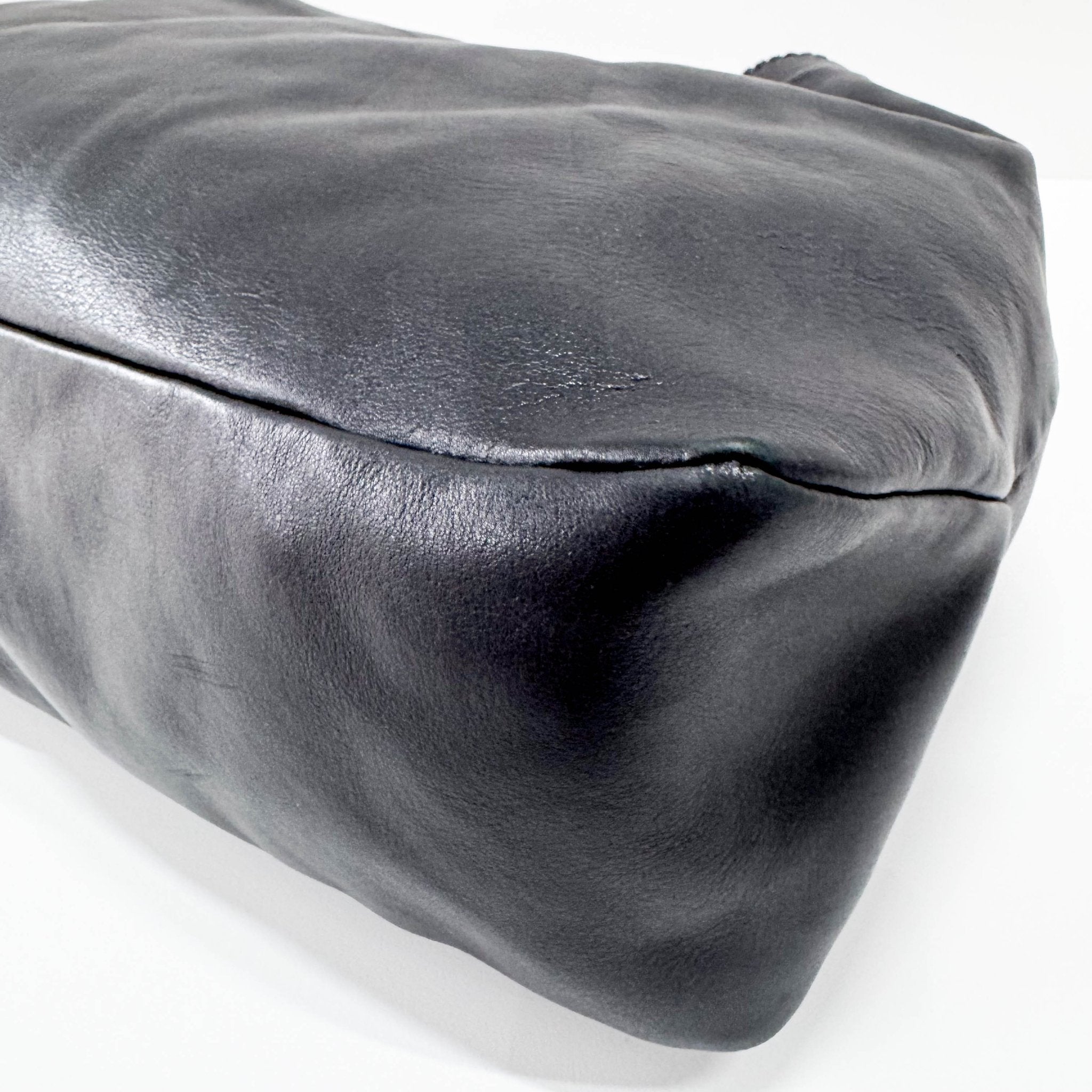 GUCCI Large Black Leather Horsebit Shoulder Bag, in , Sold by HIVE PRELOVED - Shoulder Bags, ,