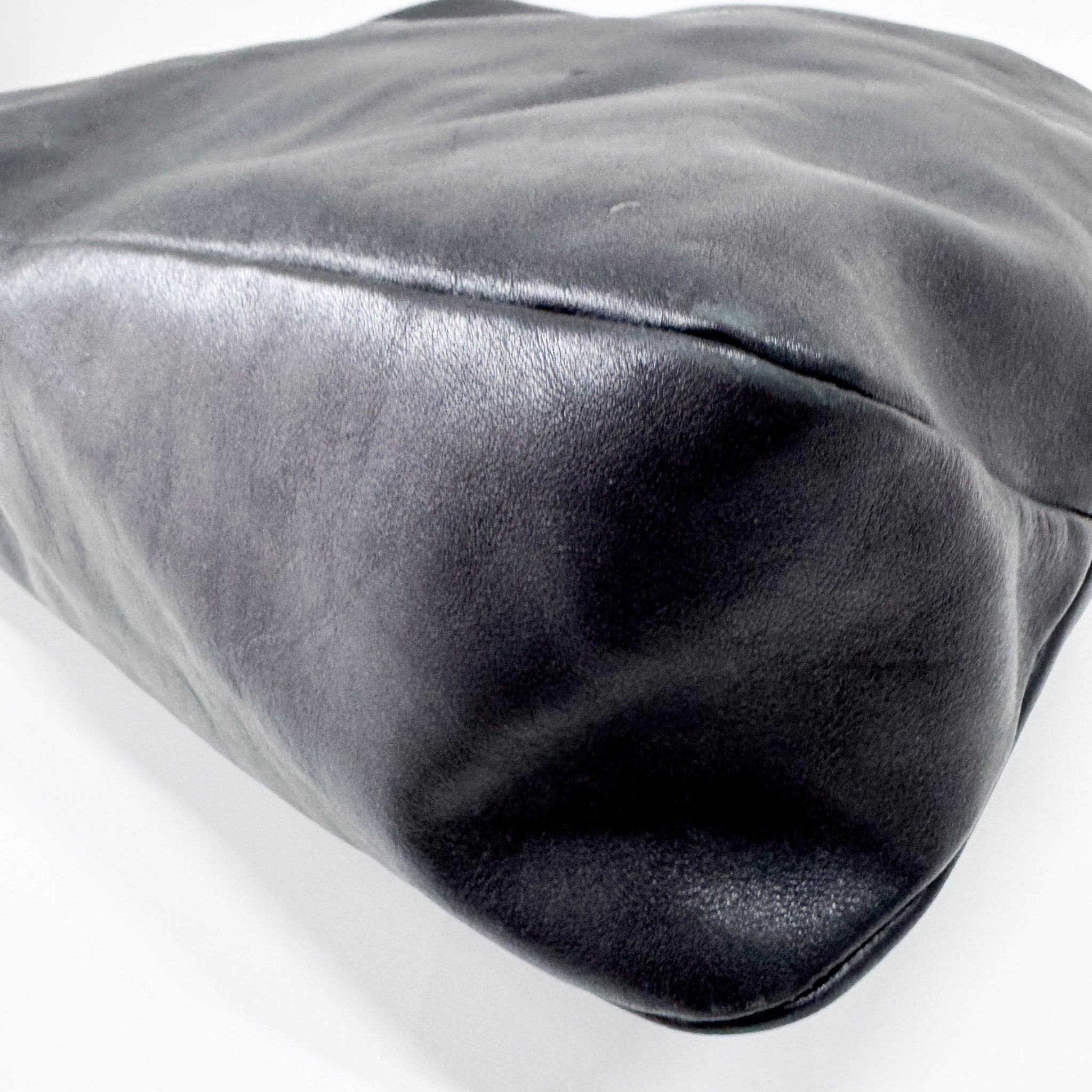 GUCCI Large Black Leather Horsebit Shoulder Bag, in , Sold by HIVE PRELOVED - Shoulder Bags, ,