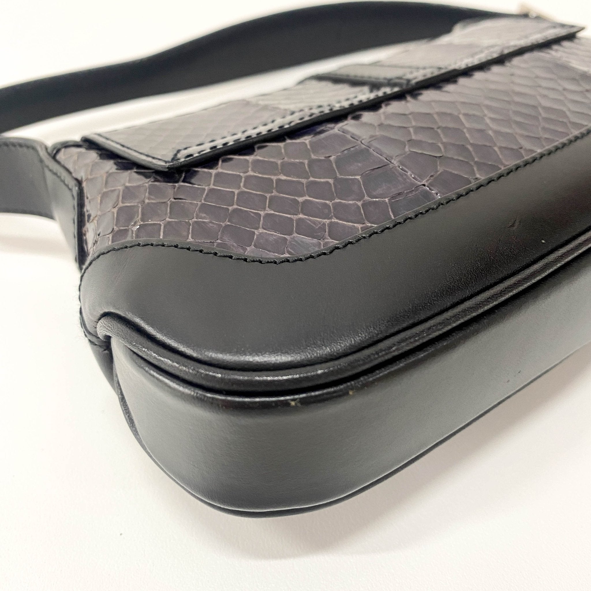 GUCCI Mini Jackie Black Leather Shoulder Bag, in , Sold by HIVE PRELOVED - Shoulder Bags, ,