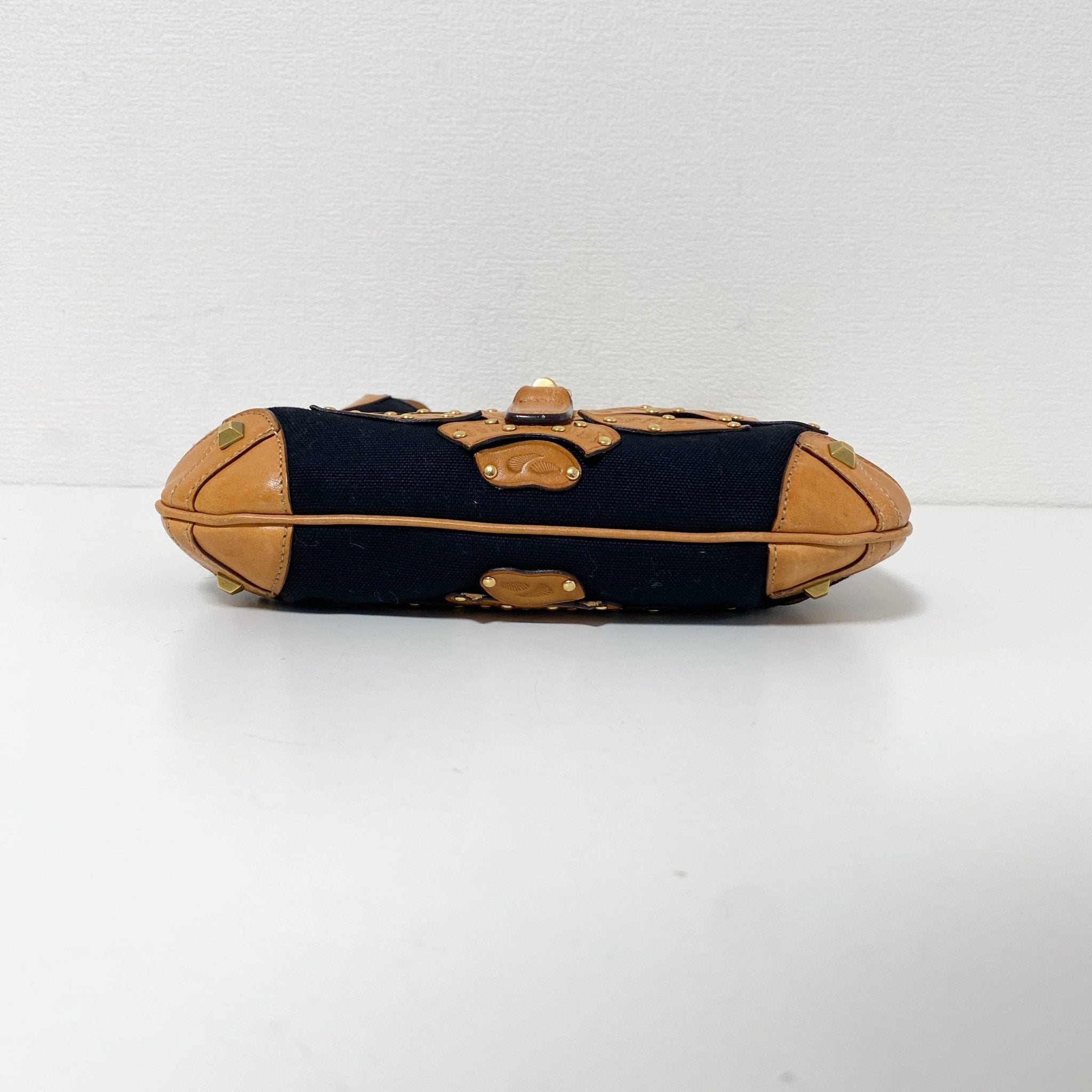 GUCCI New Jackie Limited Edition Shoulder Bag, in , Sold by HIVE PRELOVED - Shoulder Bags, ,