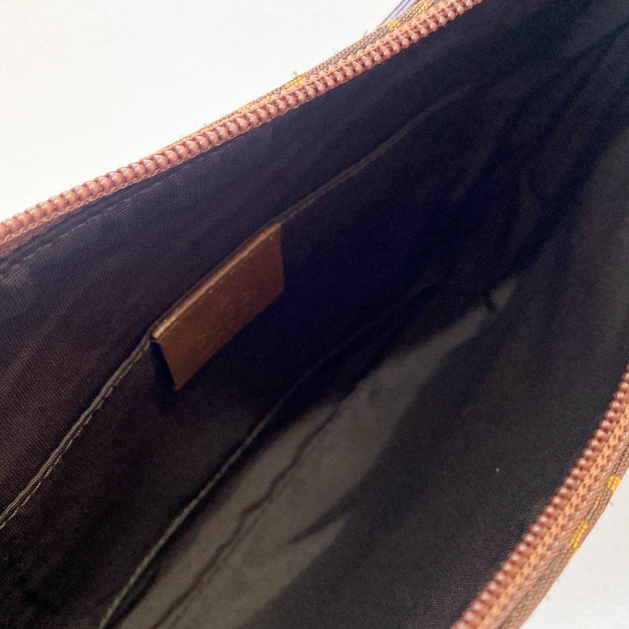 GUCCI Pochette Brown GG Canvas Shoulder Bag, in , Sold by HIVE PRELOVED - Shoulder Bags, ,