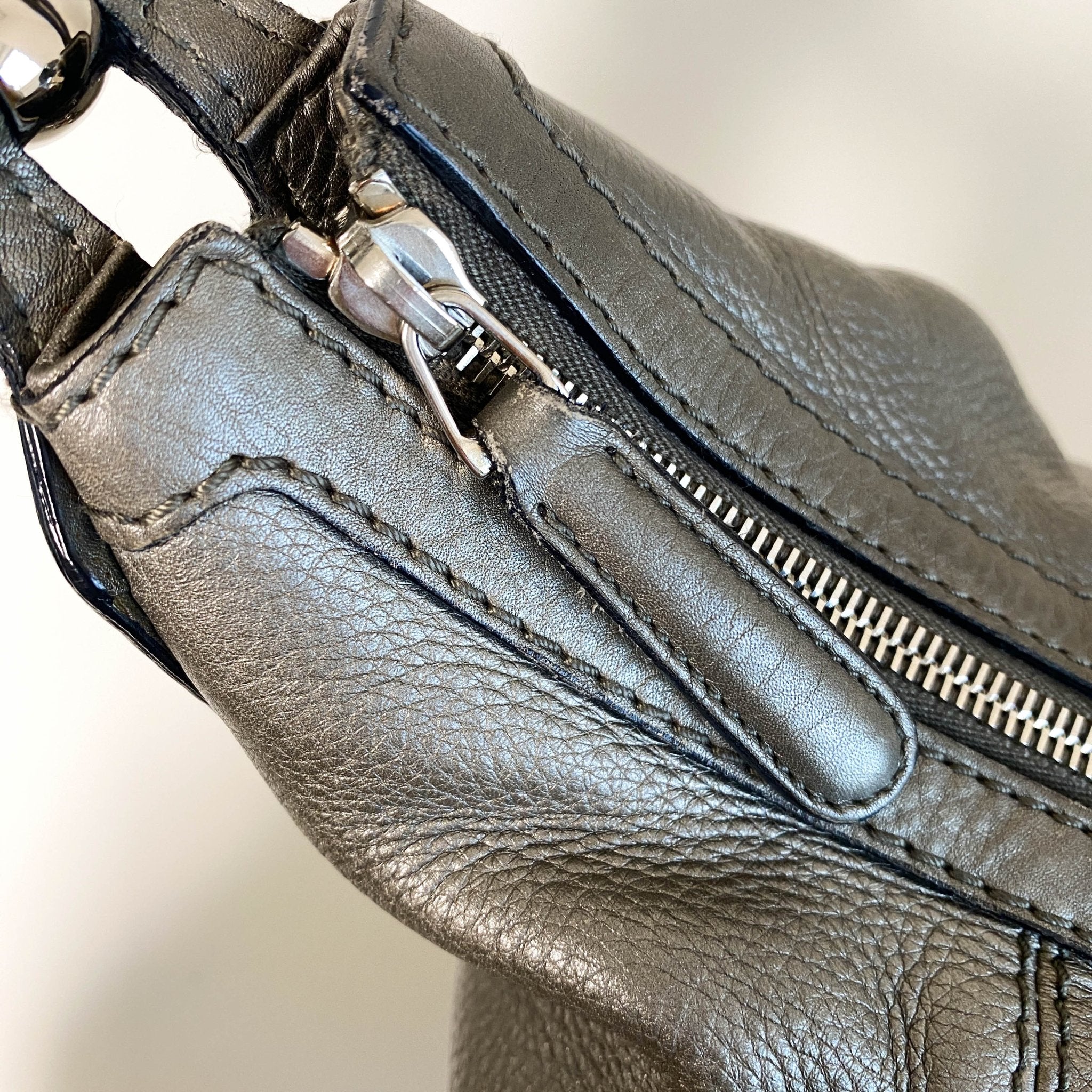 GUCCI Silver Leather Hobo Shoulder Bag, in , Sold by HIVE PRELOVED - Shoulder Bags, ,