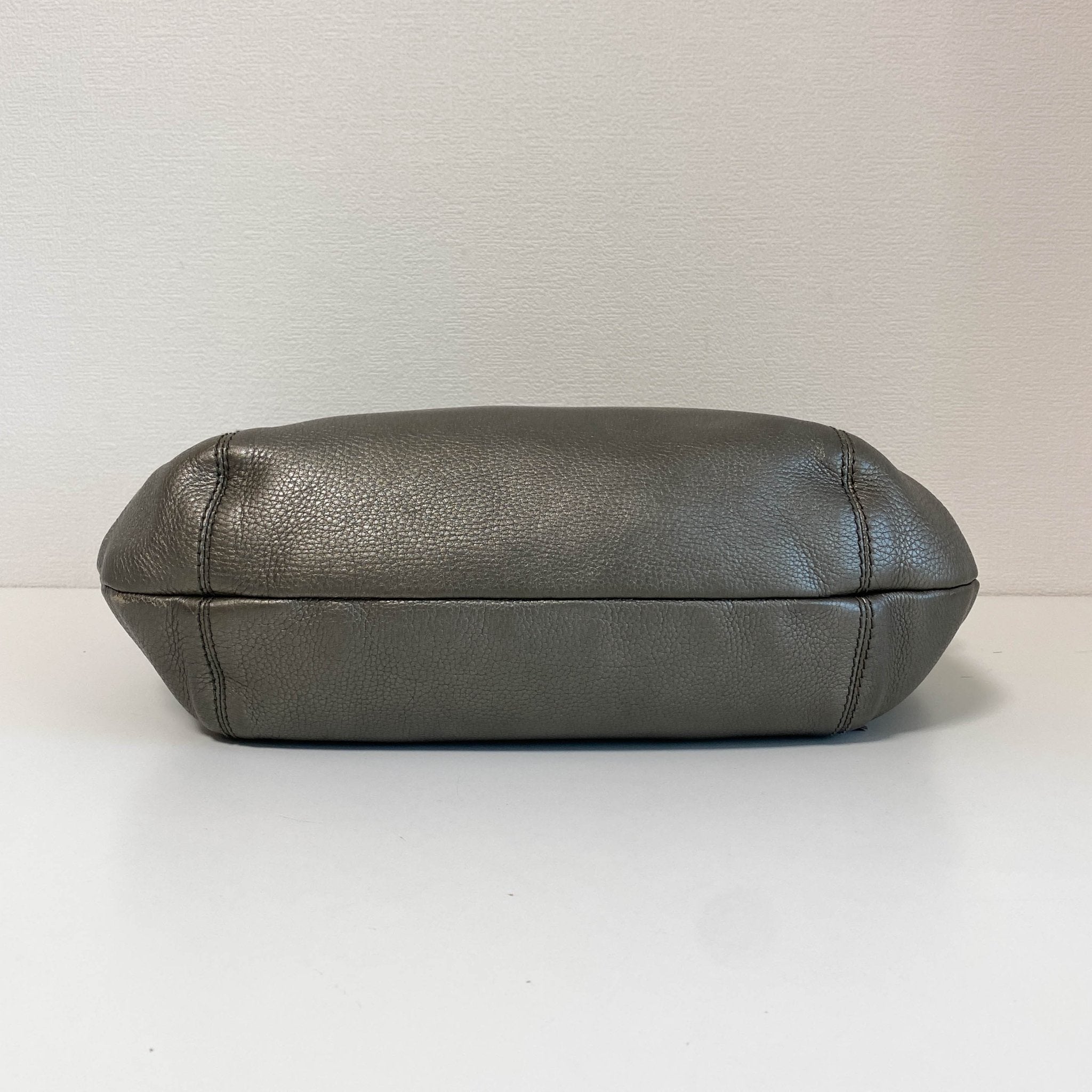 GUCCI Silver Leather Hobo Shoulder Bag, in , Sold by HIVE PRELOVED - Shoulder Bags, ,