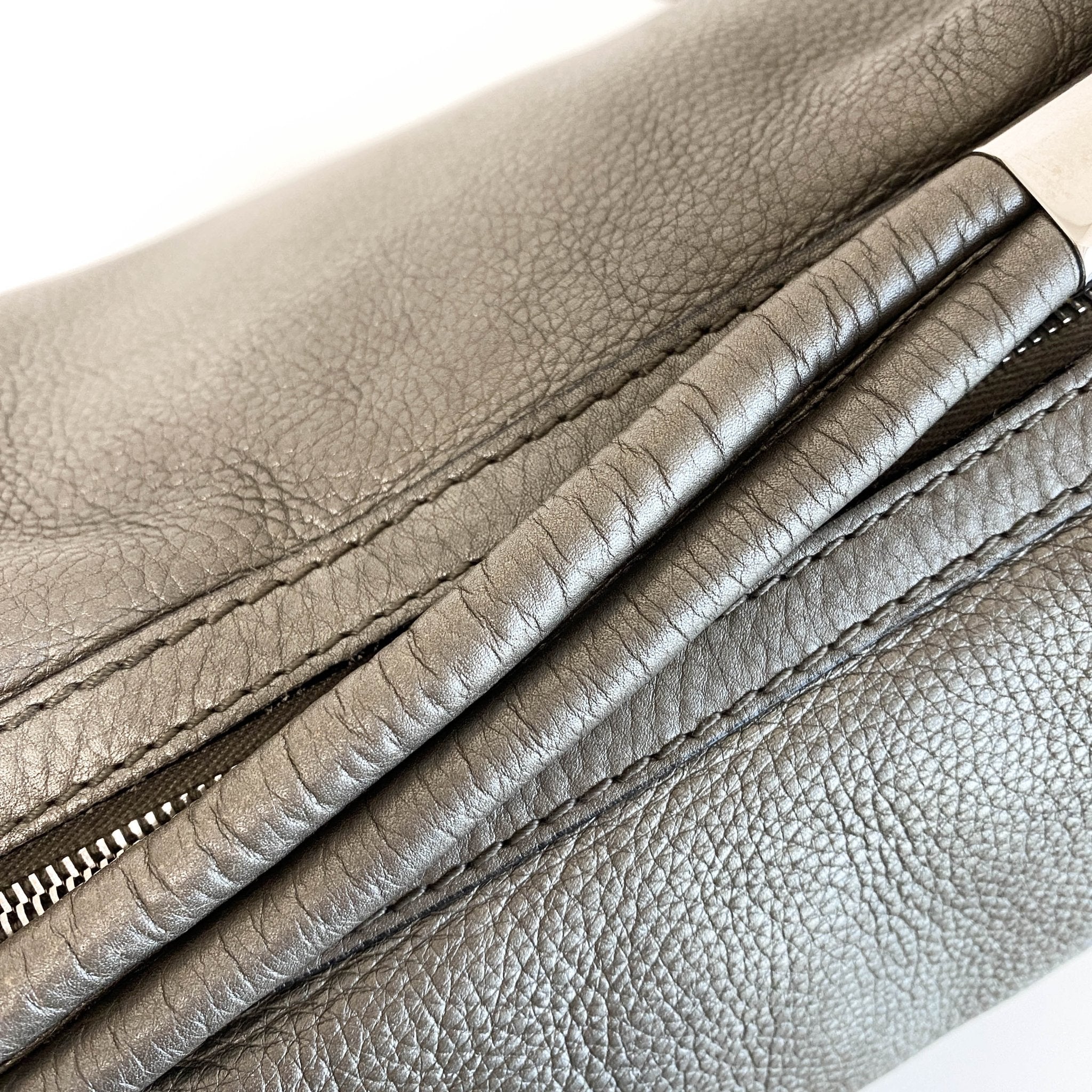 GUCCI Silver Leather Hobo Shoulder Bag, in , Sold by HIVE PRELOVED - Shoulder Bags, ,