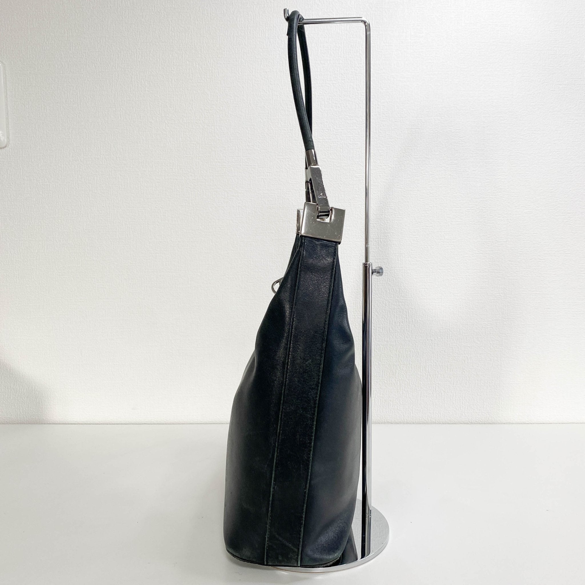 GUCCI Vintage Black Leather GG Shoulder Bag – HIVE PRELOVED