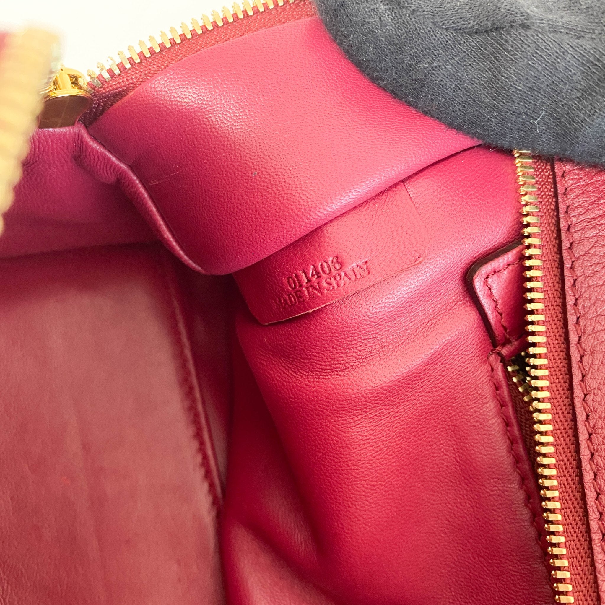 LOEWE Amazona 23 Wine Red Fur & Leather Handle Bag, in , Sold by HIVE PRELOVED - Handle Bags, Shoulder Bags,