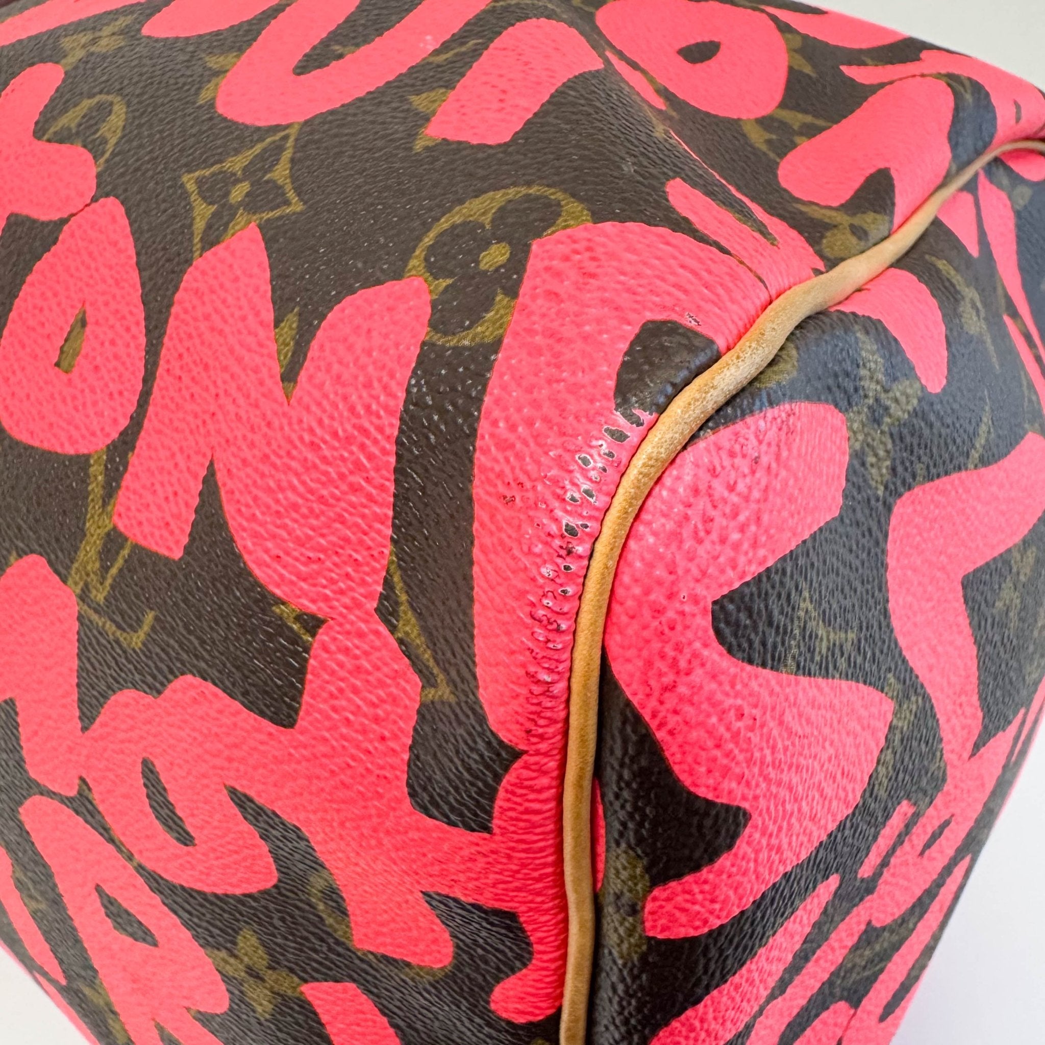 LOUIS VUITTON Graffiti Keepall 50 Stephen Sprouse Pink Travel Bag, in , Sold by HIVE PRELOVED - Travel bags, ,