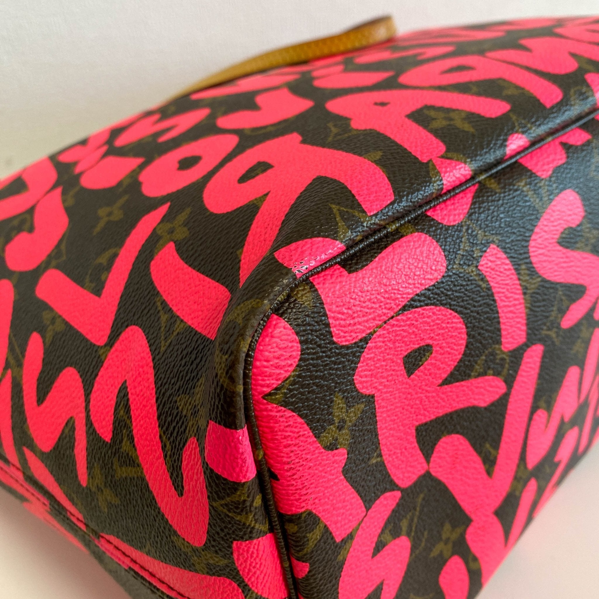 Louis Vuitton x Stephen Sprouse Monogram Graffiti Neverfull GM Fuchsia Pink in Sold by HIVE PRELOVED - Shoulder Bag