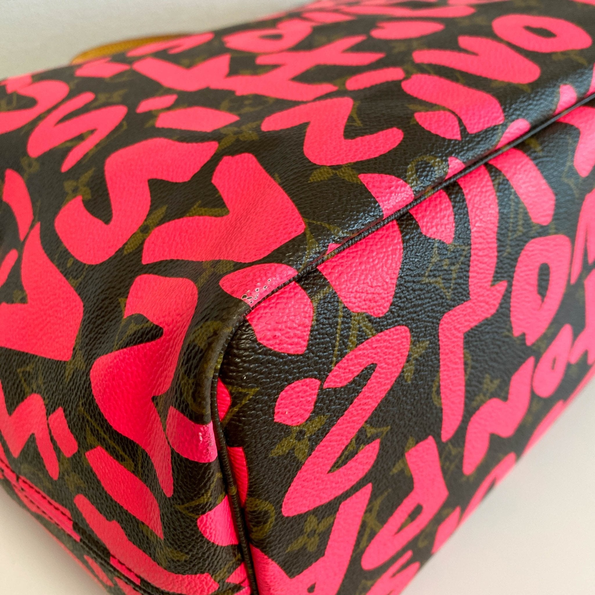 Louis Vuitton x Stephen Sprouse Monogram Graffiti Neverfull GM Fuchsia Pink in Sold by HIVE PRELOVED - Shoulder Bag