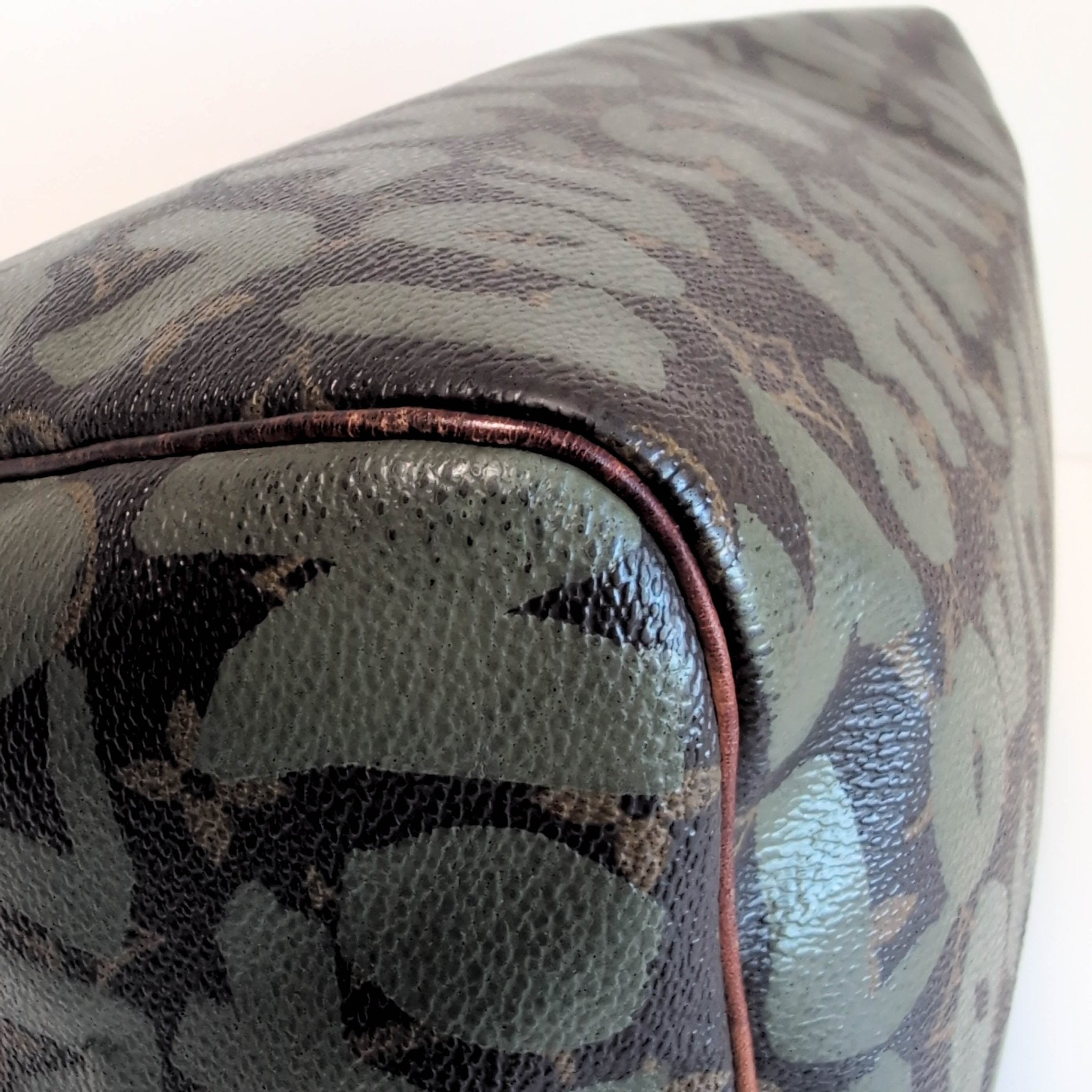 LOUIS VUITTON Louis Vuitton x Stephen Sprouse Monogram Graffiti Speedy 30 Khaki, in , Sold by HIVE PRELOVED - Handle Bags, ,
