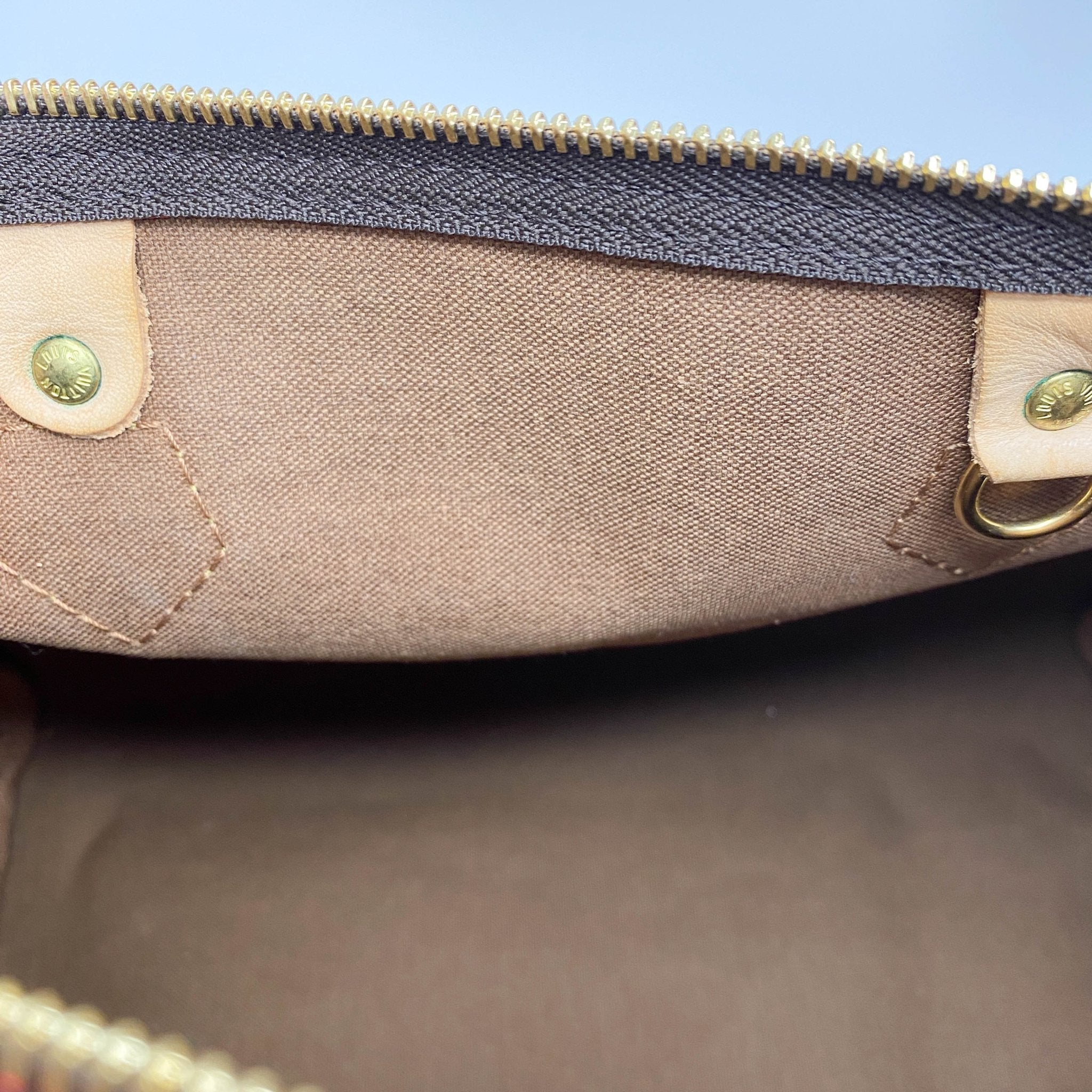 LOUIS VUITTON Louis Vuitton x Stephen Sprouse Monogram Graffiti Speedy 30 Red, in , Sold by HIVE PRELOVED - Handle Bags, ,