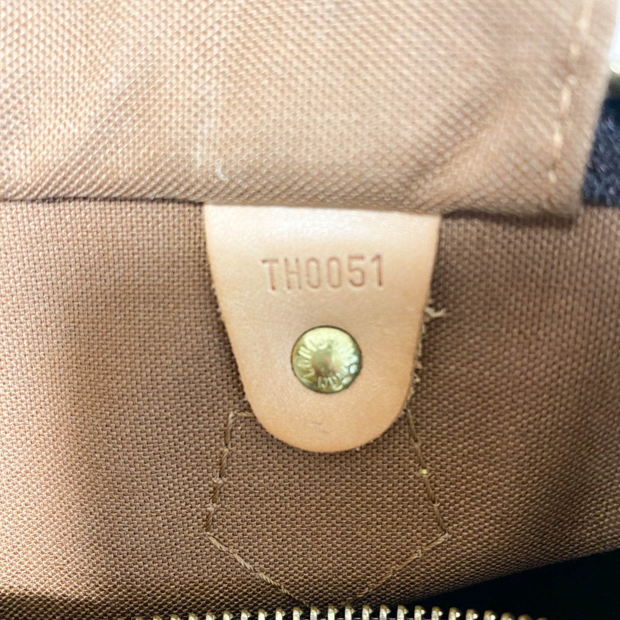 LOUIS VUITTON Louis Vuitton x Stephen Sprouse Monogram Graffiti Speedy 30 White, in , Sold by HIVE PRELOVED - Handle Bags, ,