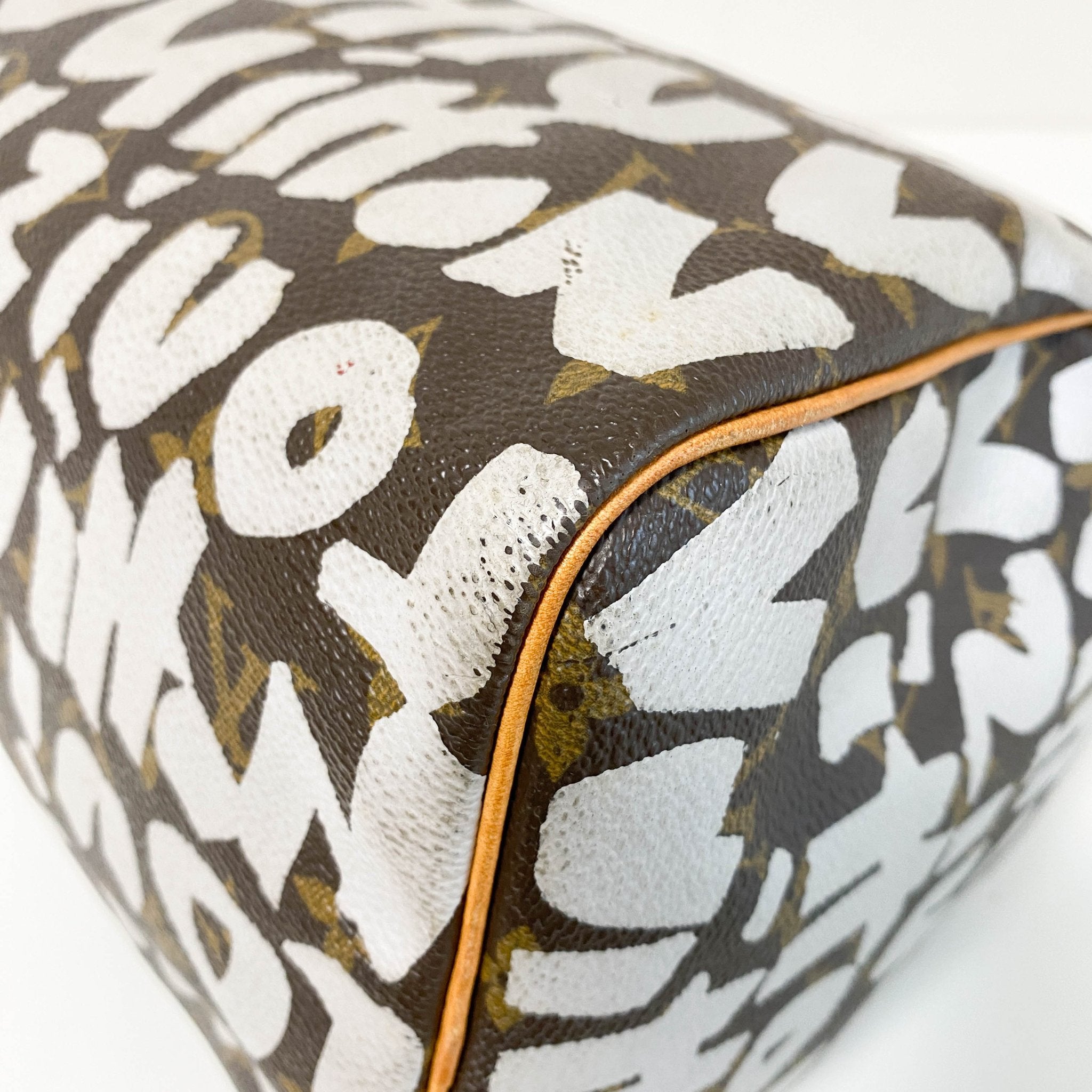 LOUIS VUITTON Louis Vuitton x Stephen Sprouse Monogram Graffiti Speedy 30 White, in , Sold by HIVE PRELOVED - Handle Bags, ,