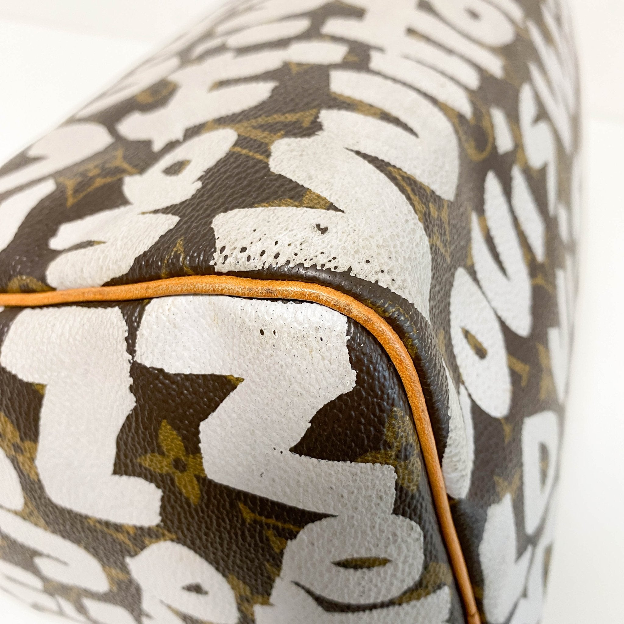 LOUIS VUITTON Louis Vuitton x Stephen Sprouse Monogram Graffiti Speedy 30 White, in , Sold by HIVE PRELOVED - Handle Bags, ,