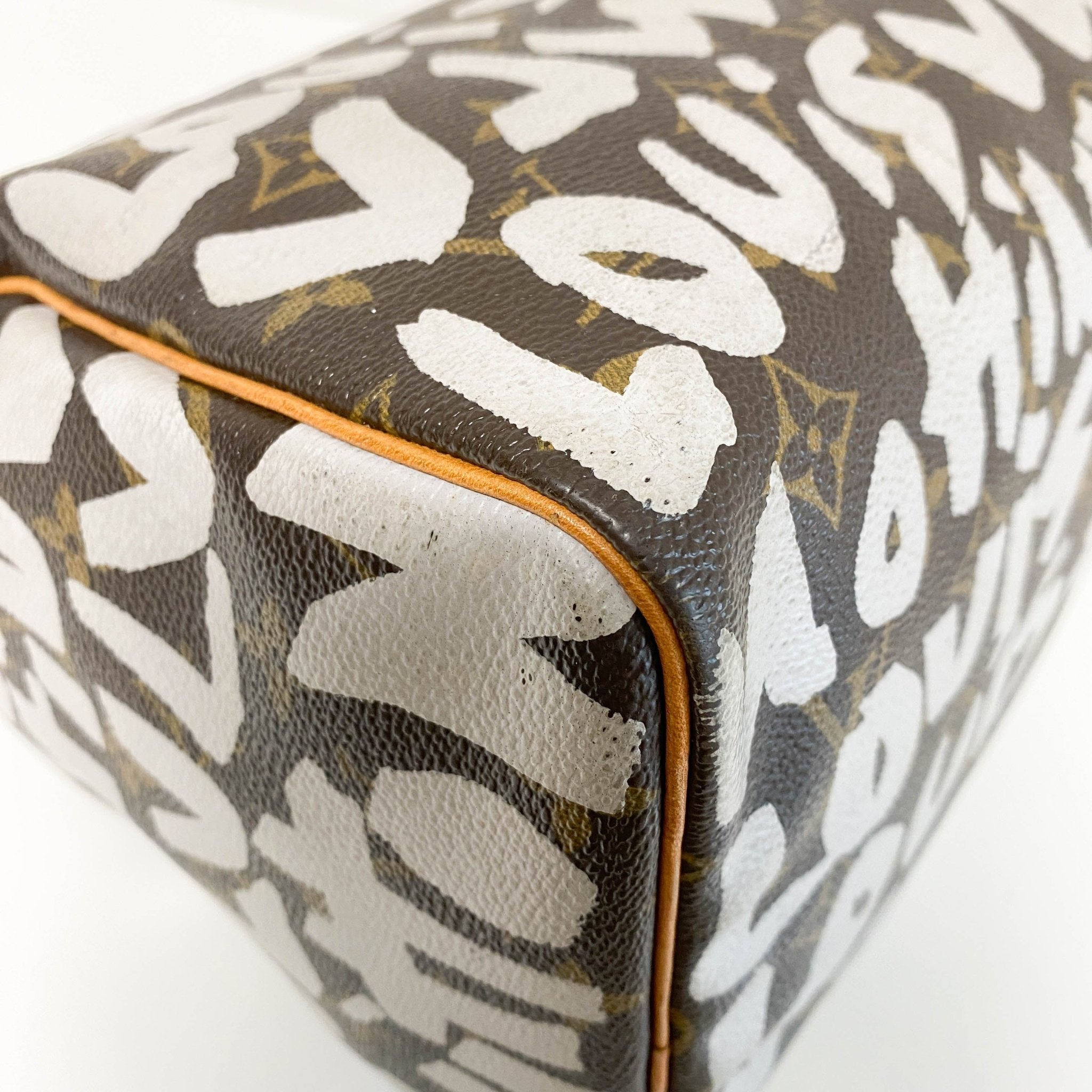 LOUIS VUITTON Louis Vuitton x Stephen Sprouse Monogram Graffiti Speedy 30 White, in , Sold by HIVE PRELOVED - Handle Bags, ,