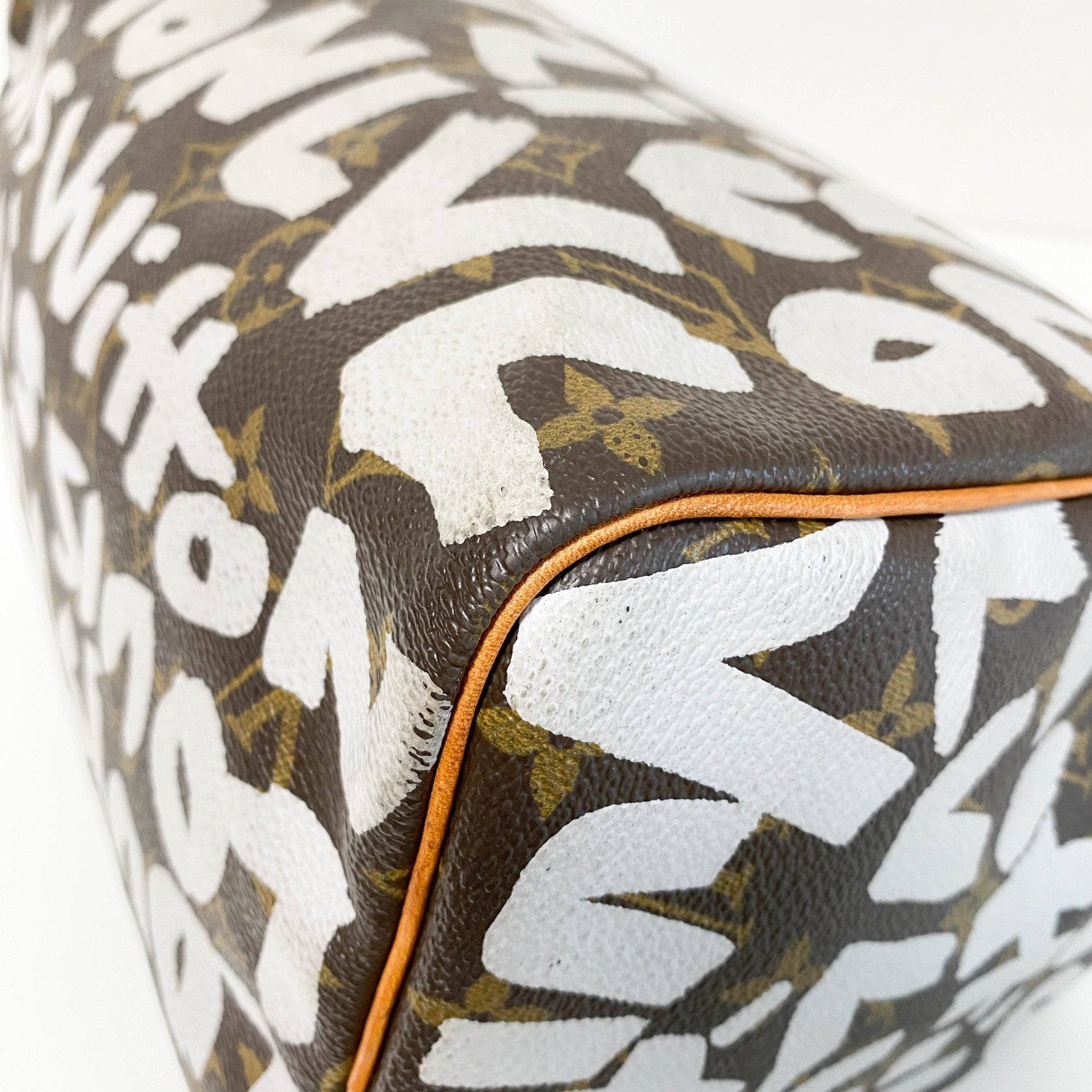 LOUIS VUITTON Louis Vuitton x Stephen Sprouse Monogram Graffiti Speedy 30 White, in , Sold by HIVE PRELOVED - Handle Bags, ,