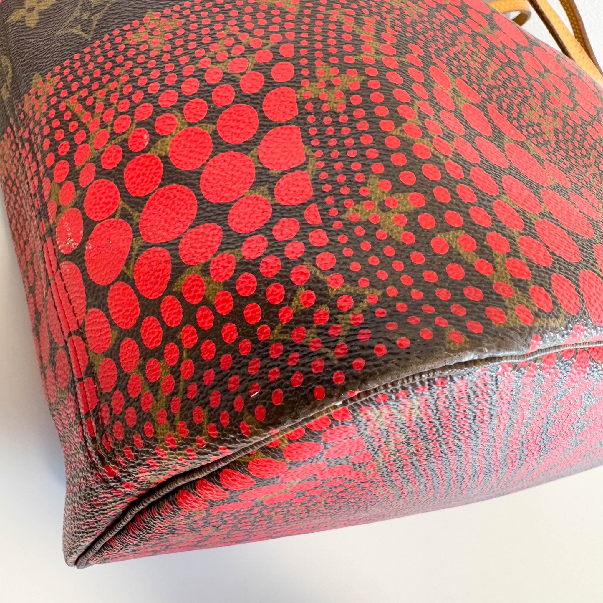 LOUIS VUITTON Louis Vuitton x Yayoi Kusama Monogram Wave Neverfull MM Tote, in , Sold by HIVE PRELOVED - Totes, ,
