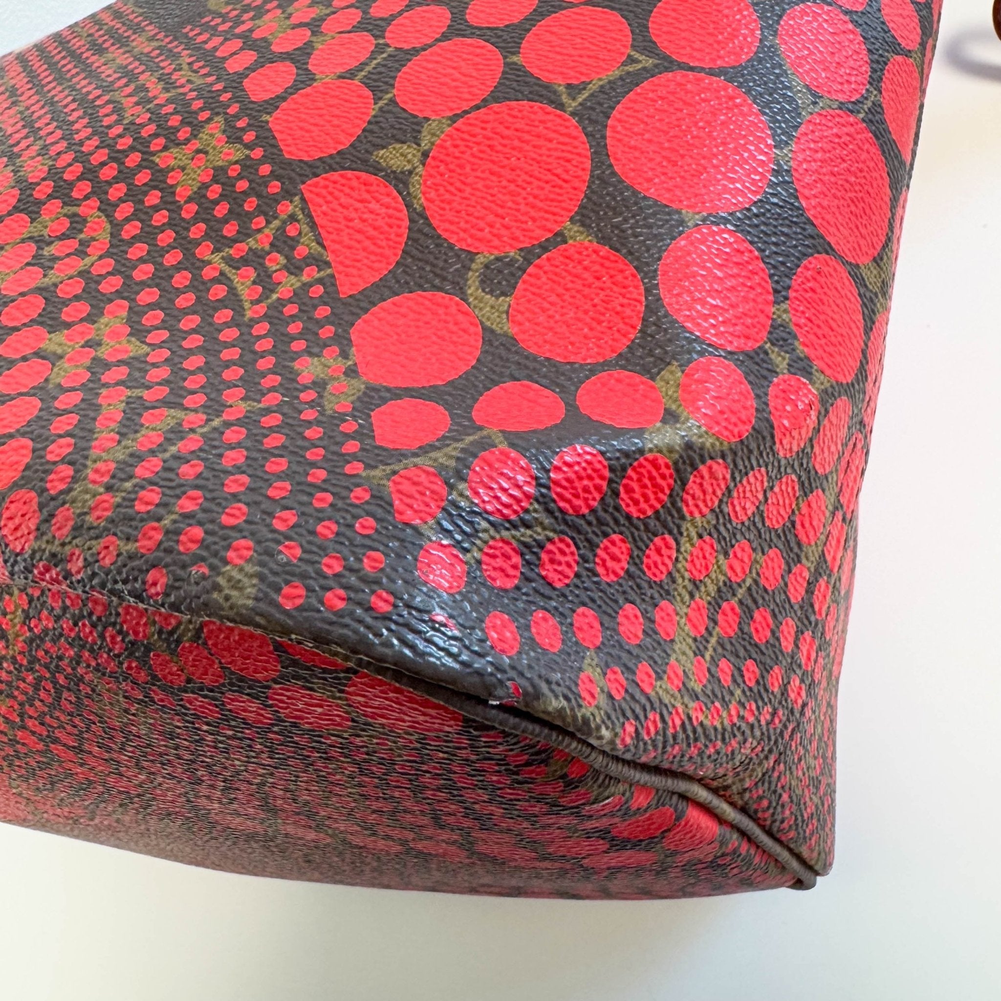 LOUIS VUITTON Louis Vuitton x Yayoi Kusama Monogram Wave Neverfull MM Tote, in , Sold by HIVE PRELOVED - Totes, ,