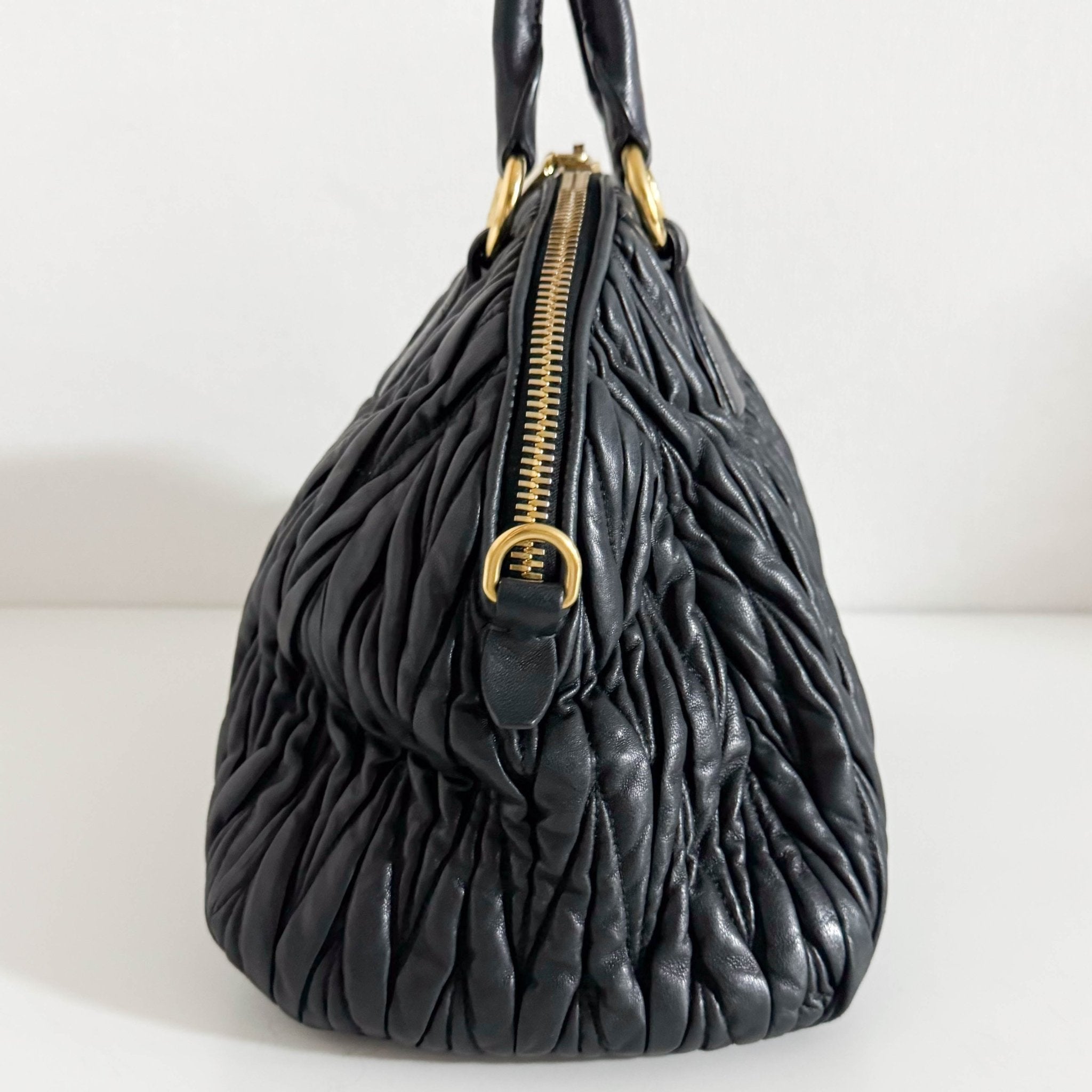 【FW25＊日本未入荷】Miu Miu Matelasse Lamb Leather Bag Miu Miu Lamb Leather Handbag | italist